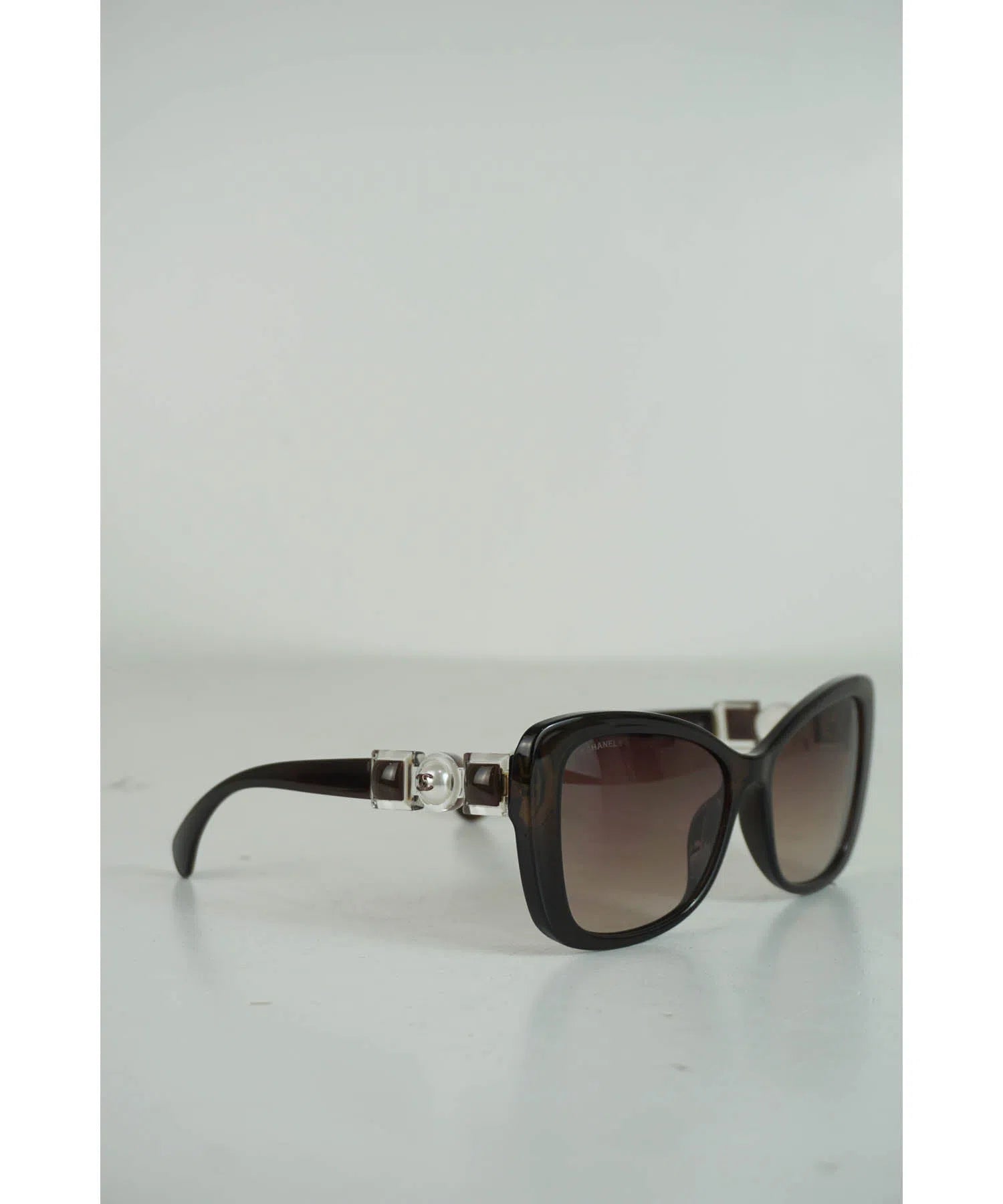 Chanel Oversize Black Sunglasses Pearl Temple