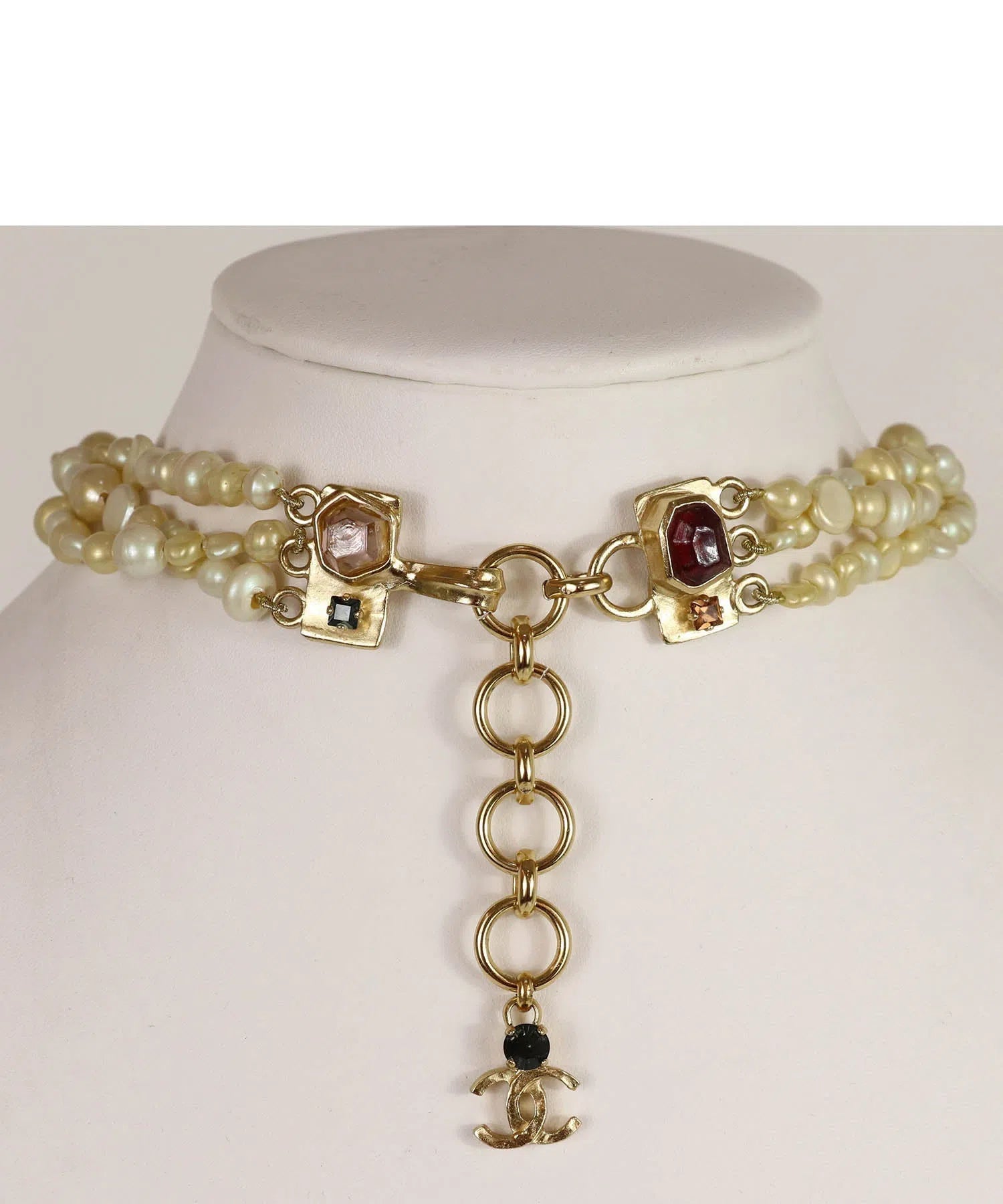 Chanel Pearl Choker with Gripoix Pendant Vintage 2001