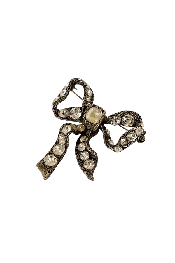 gucci-crystal-bow-brooch-