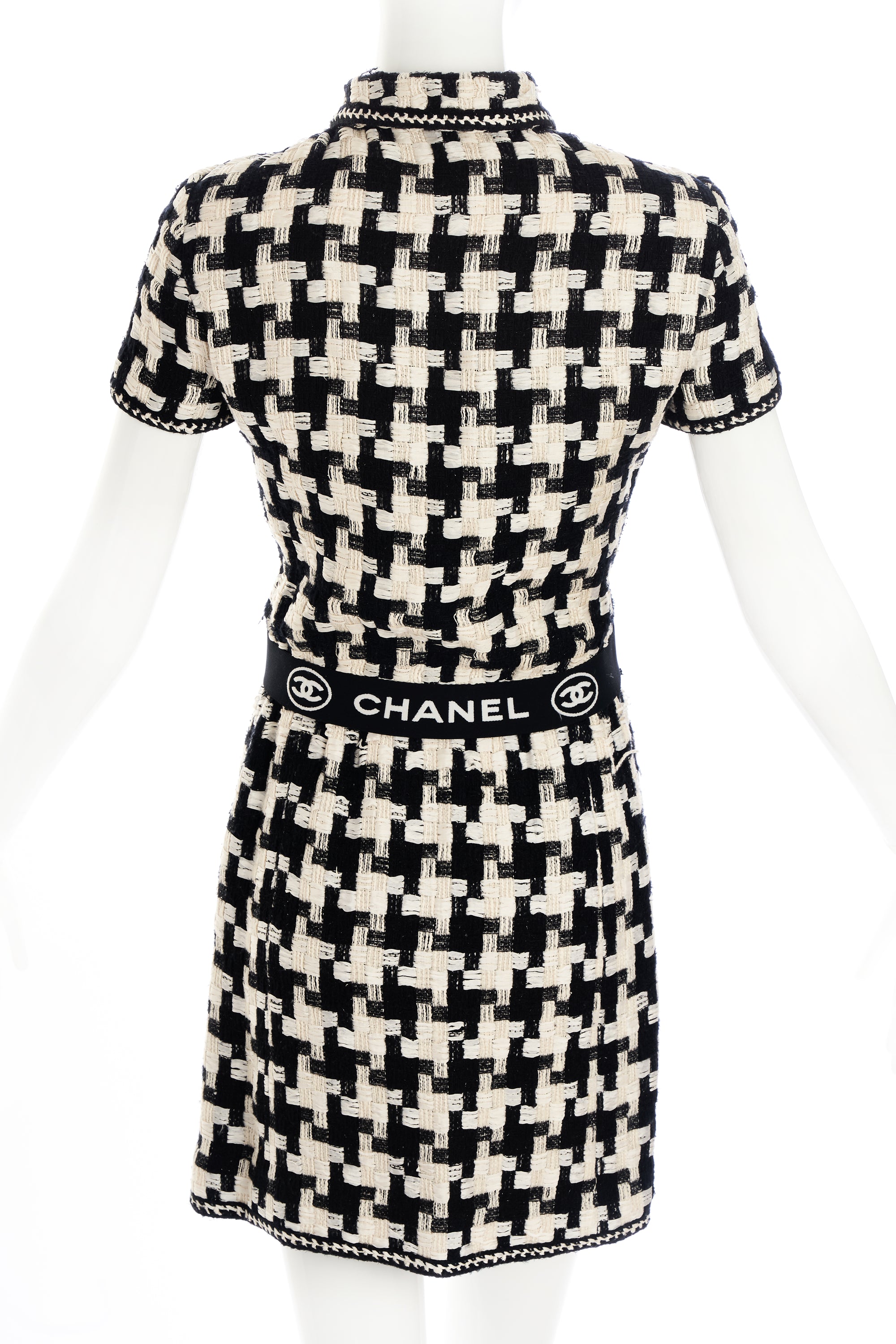 Chanel Black and White Large Houndstooth Jacket Skirt Suit