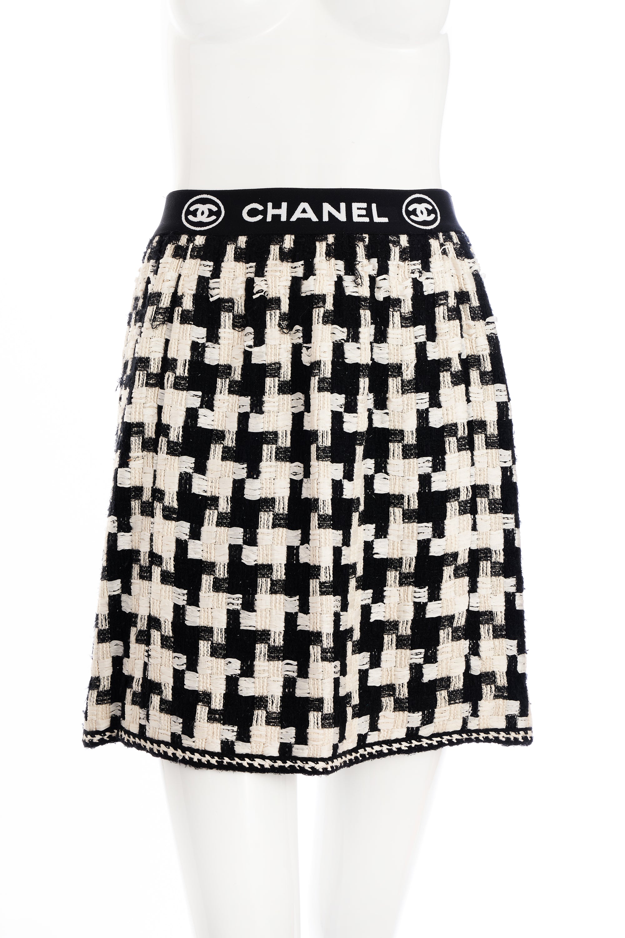 Chanel Black and White Large Houndstooth Jacket Skirt Suit