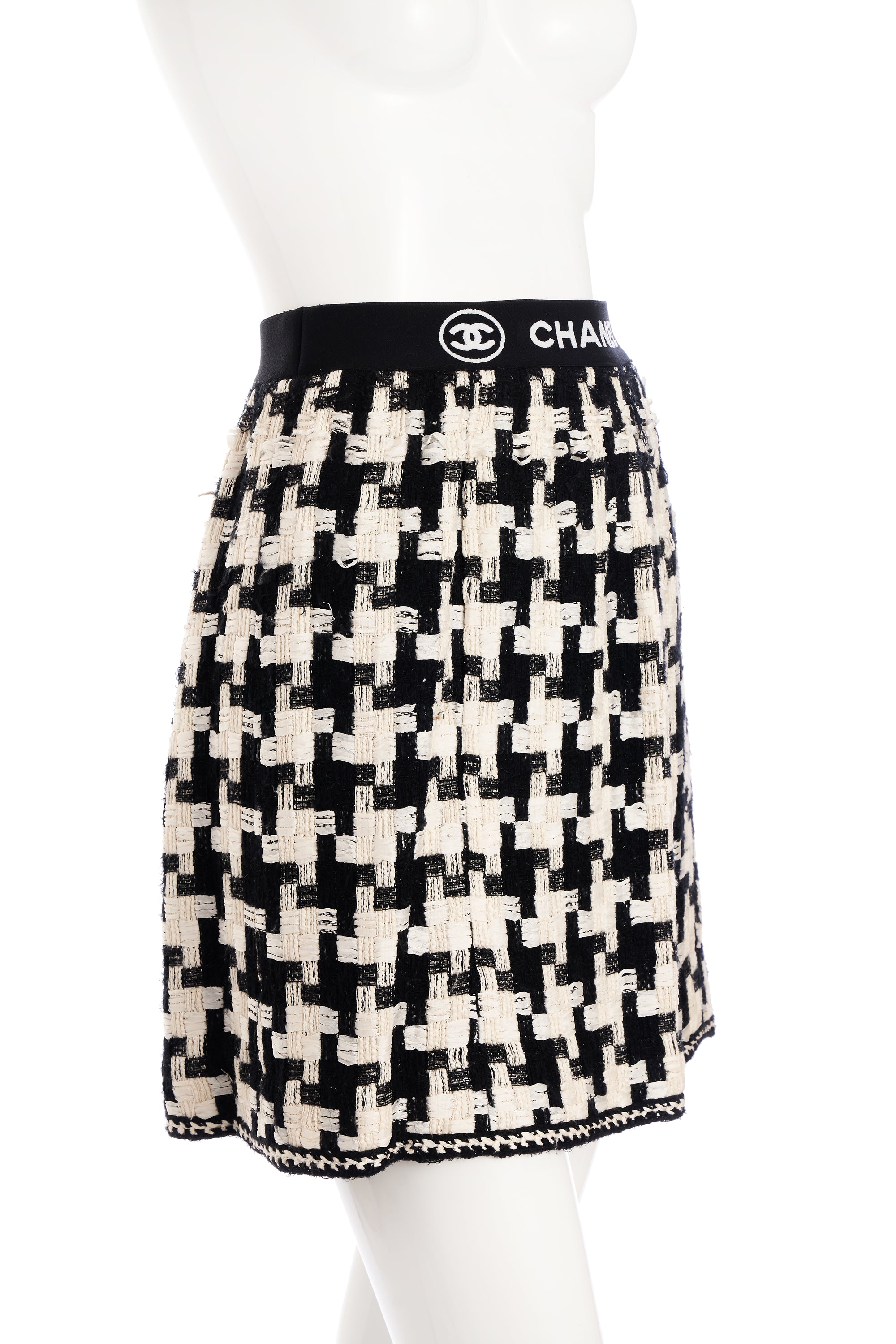 Chanel Black and White Large Houndstooth Jacket Skirt Suit