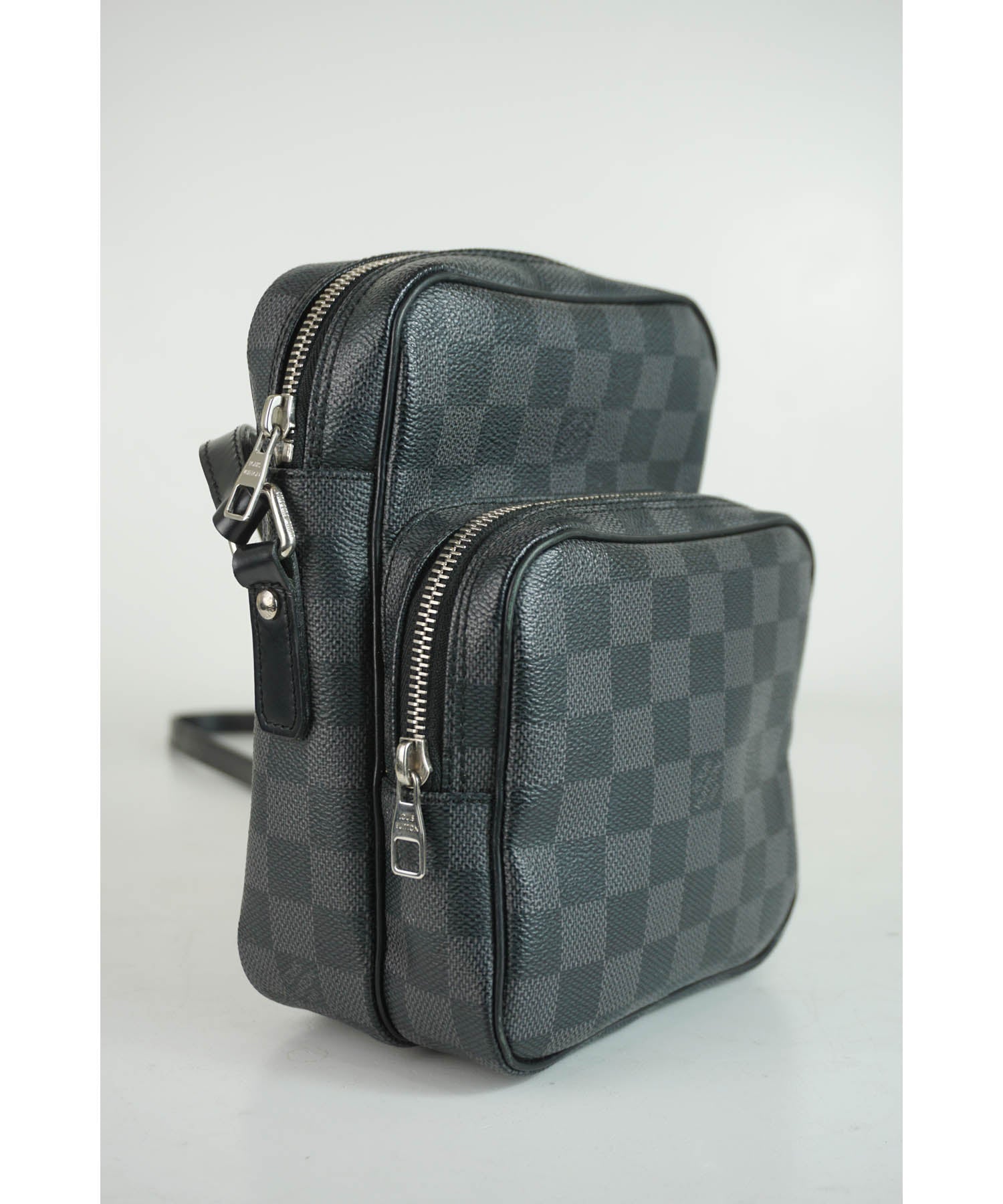 Louis Vuitton Damier Graphite Rem Crossbody Messenger  Bag