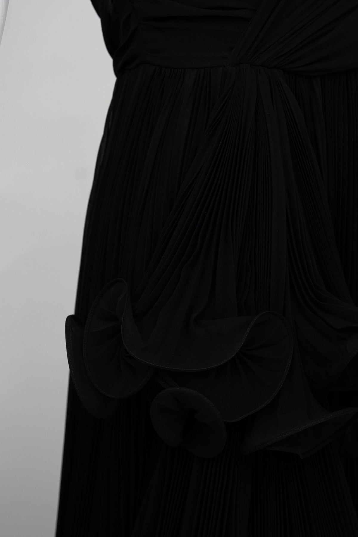 Gucci Black Runway Chiffon Pleated Gown Size 40 2020