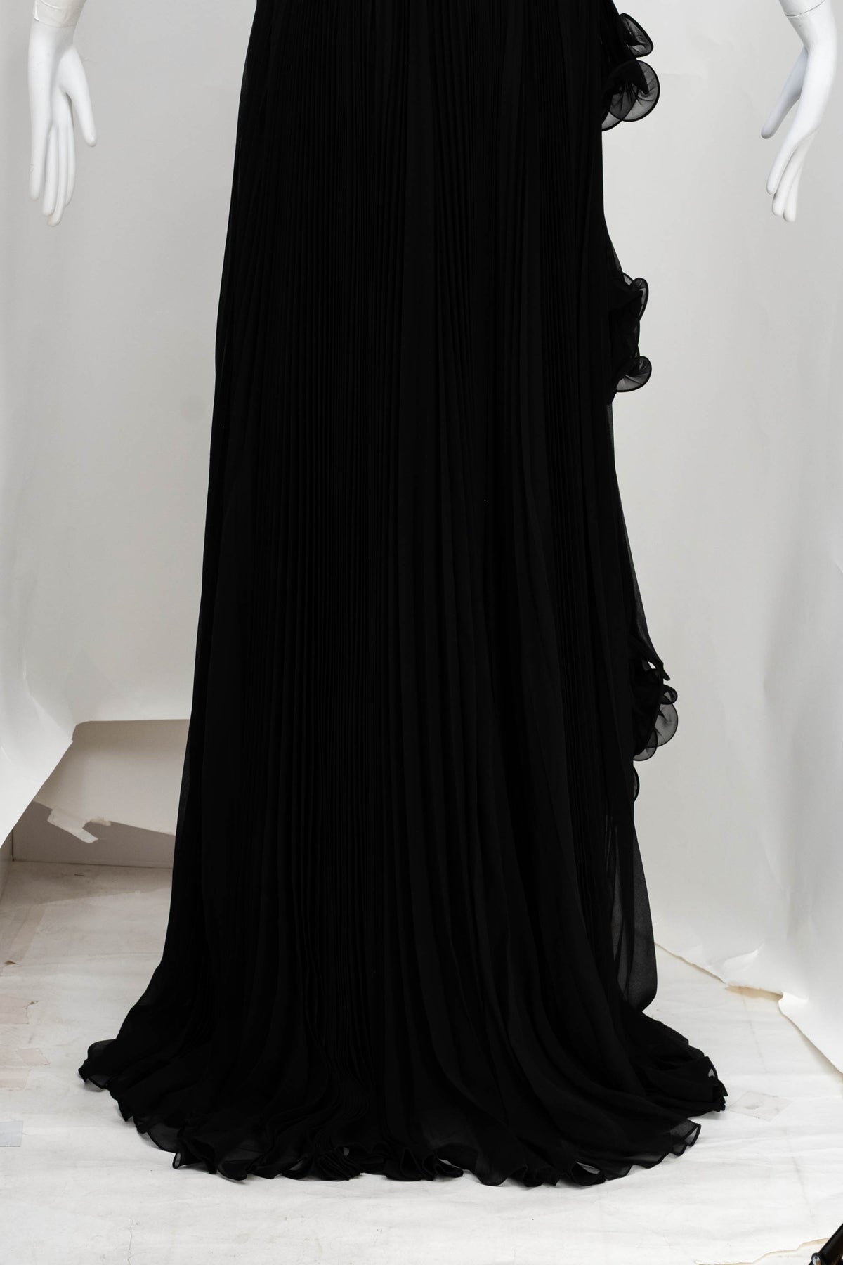 Gucci Black Runway Chiffon Pleated Gown Size 40 2020