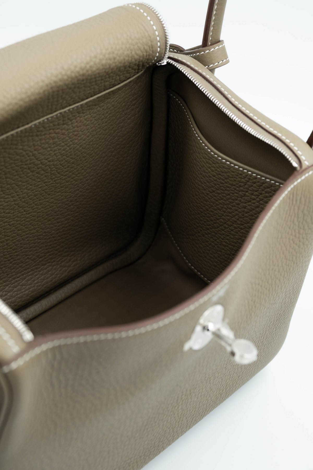 Hermes Etoupe Taurillion Clemence Lindy Dual Handle Shoulder Bag Purse 2025.