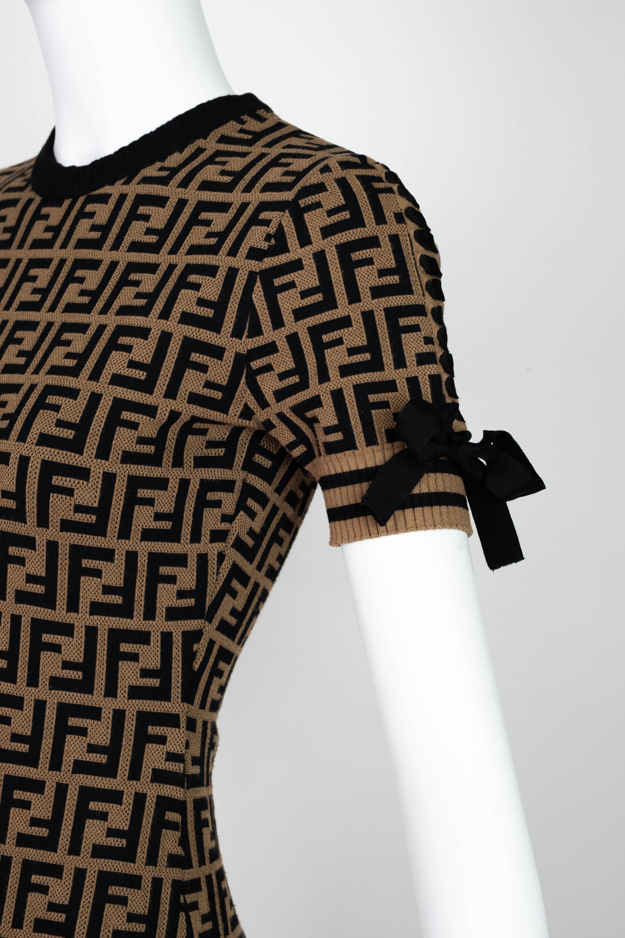 fendi dress short sleeve Fendi - Black Leather Trim Short Sleeve Dress