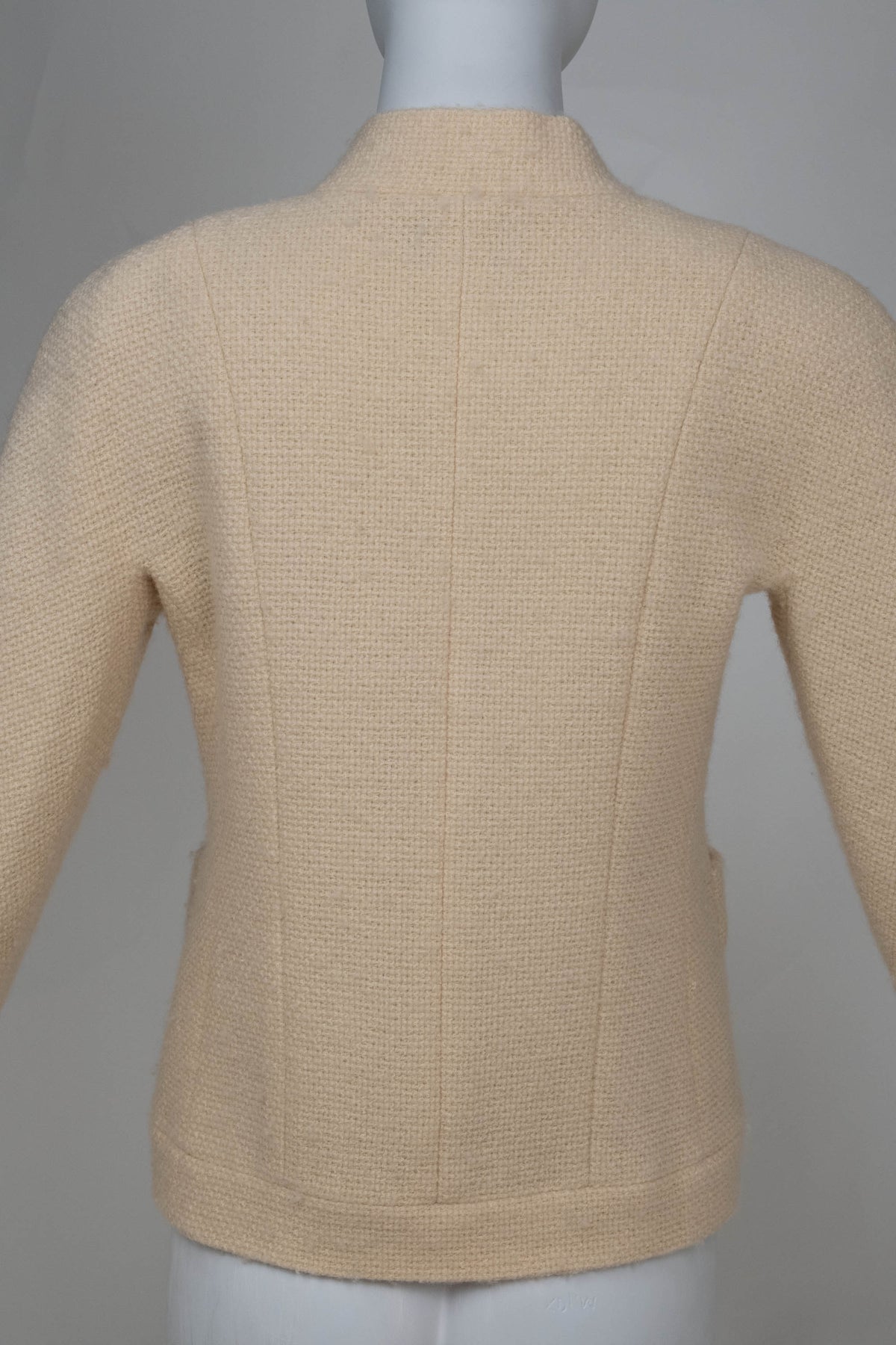 Chanel Boutique Vintage Cream Tweed Jacket With Gold Buttons Size 34