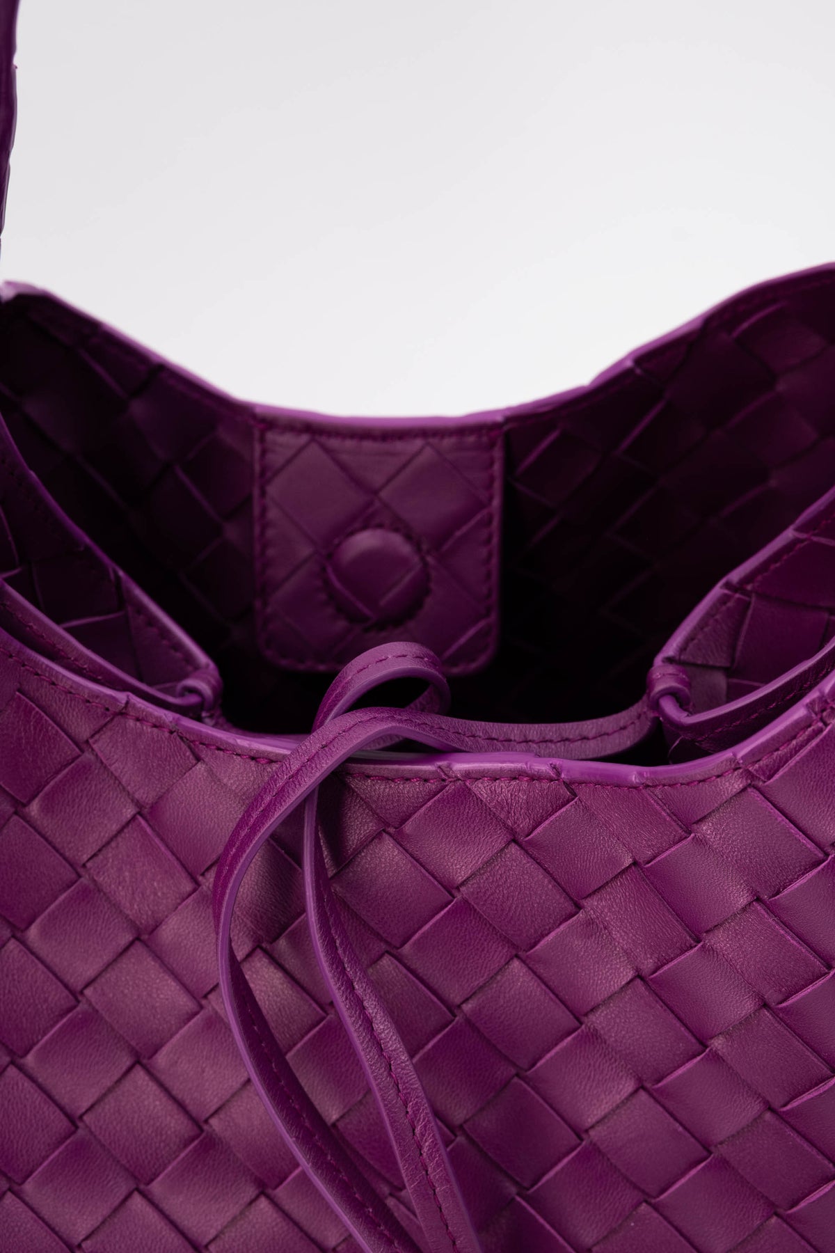 Bottega Veneta Size Large Woven Hobo Bag "campana" Beet Root Purse