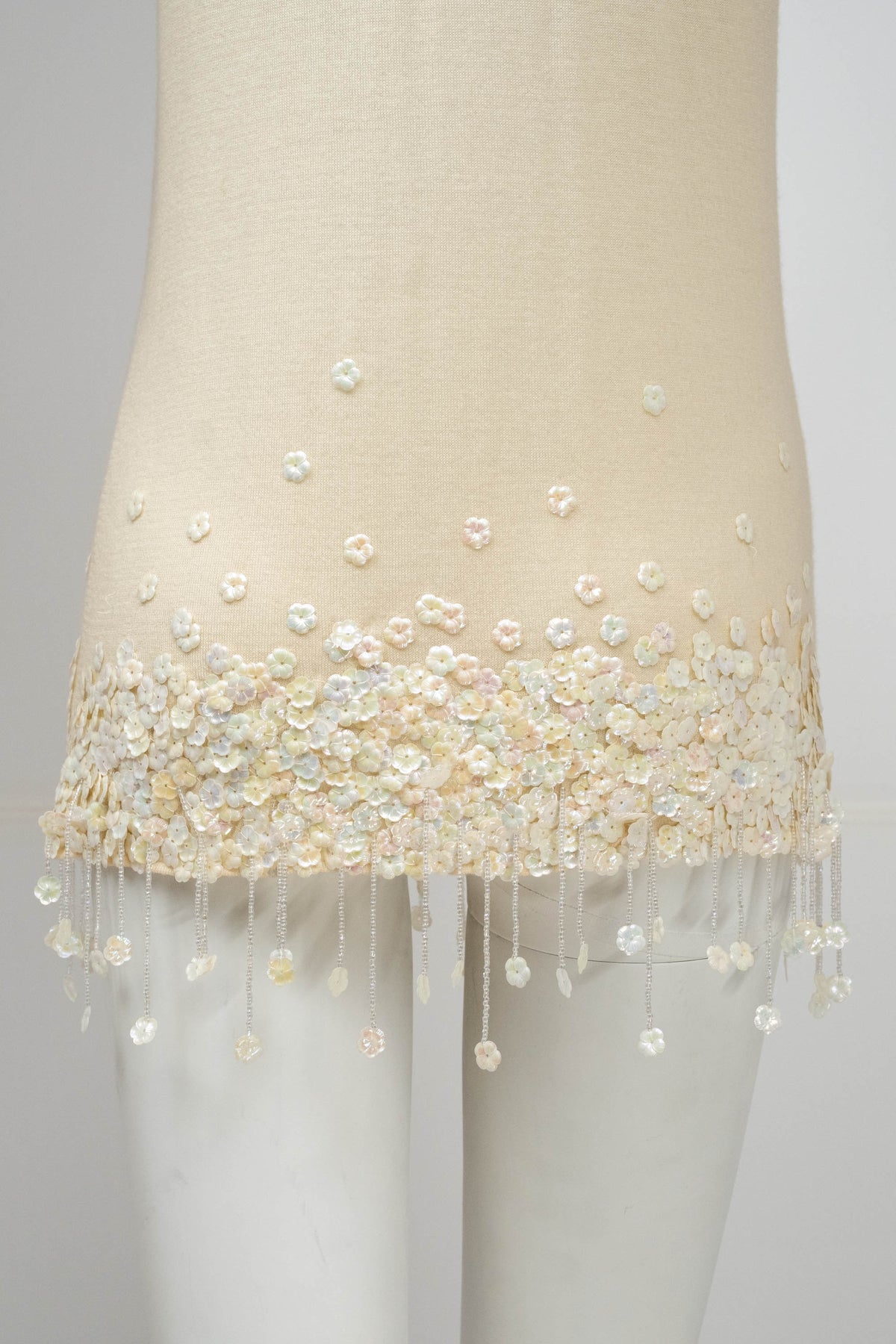 Chanel Ivory Sweater With white Flower Sequins Size S/M