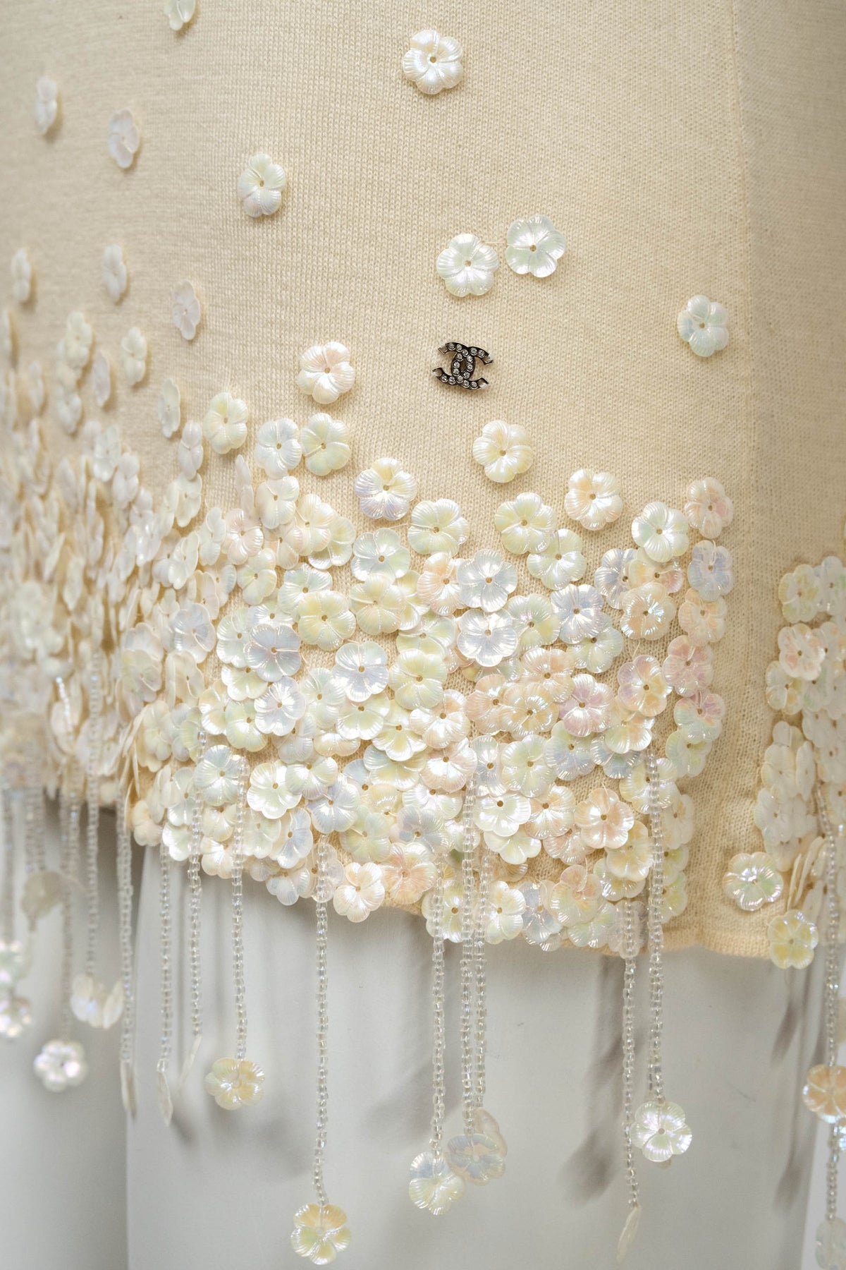 Chanel Ivory Sweater With white Flower Sequins Size S/M