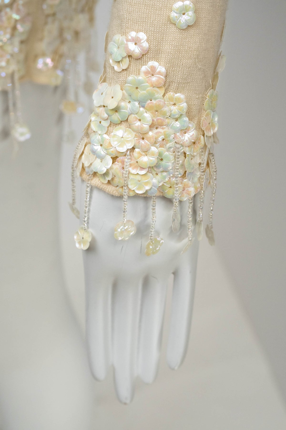 Chanel Ivory Sweater With white Flower Sequins Size S/M