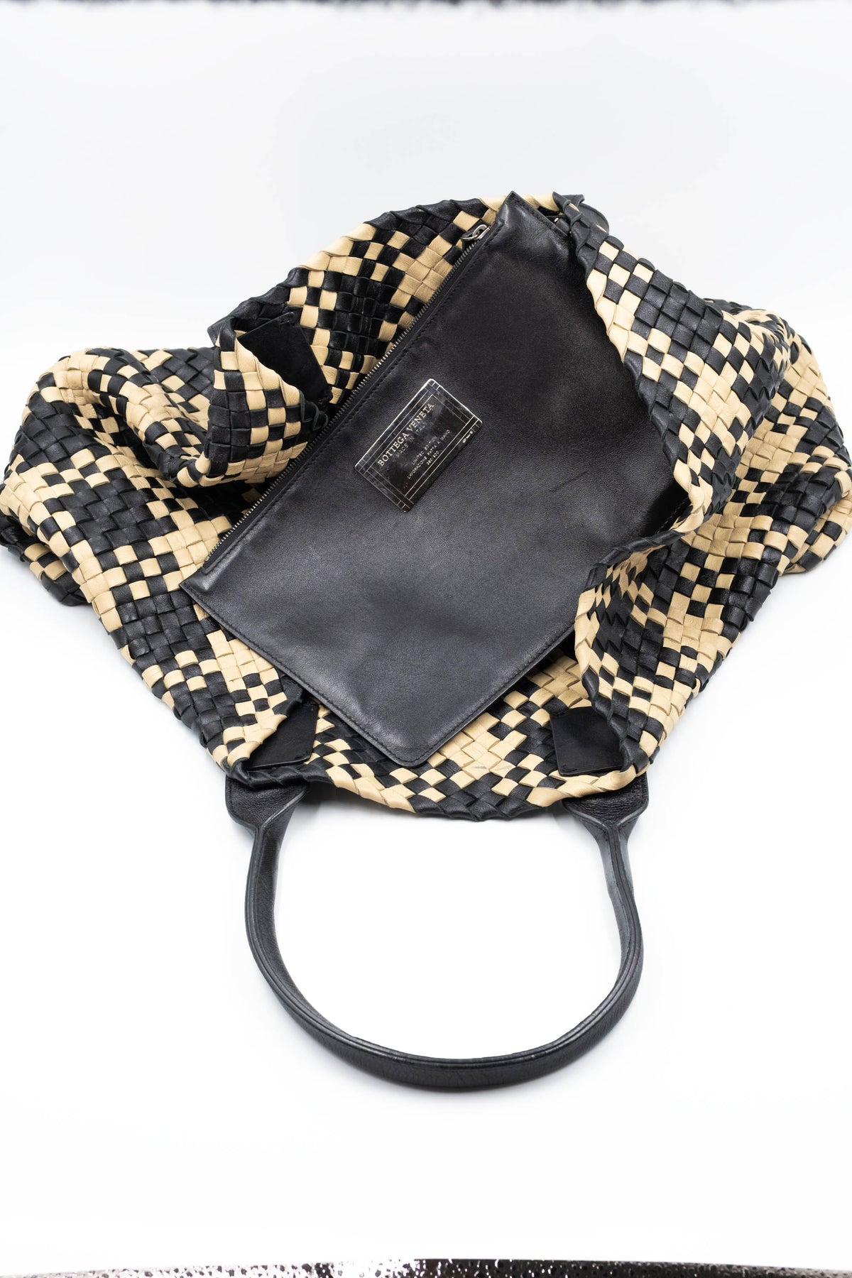 Bottega Veneta Black and Tan Contrast Cabat Tote Purse Size L