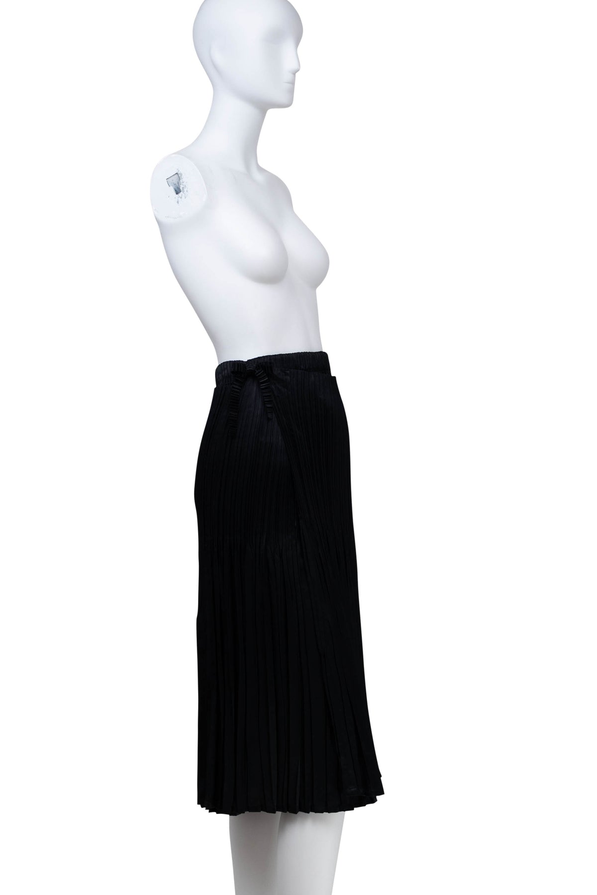 Issey Miyake Size 2 Black Hatching Pleats Knee Length Skirt 2024