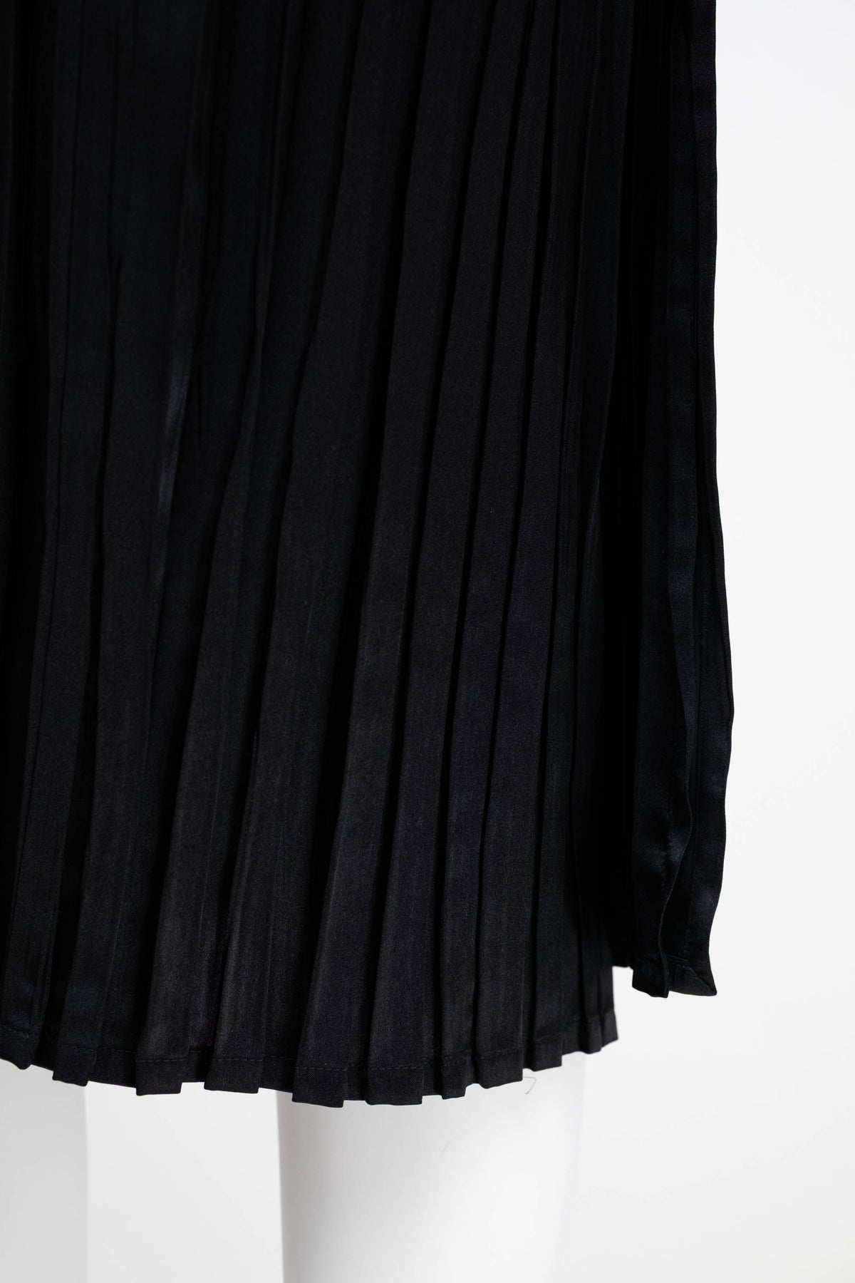 Issey Miyake Size 2 Black Hatching Pleats Knee Length Skirt 2024
