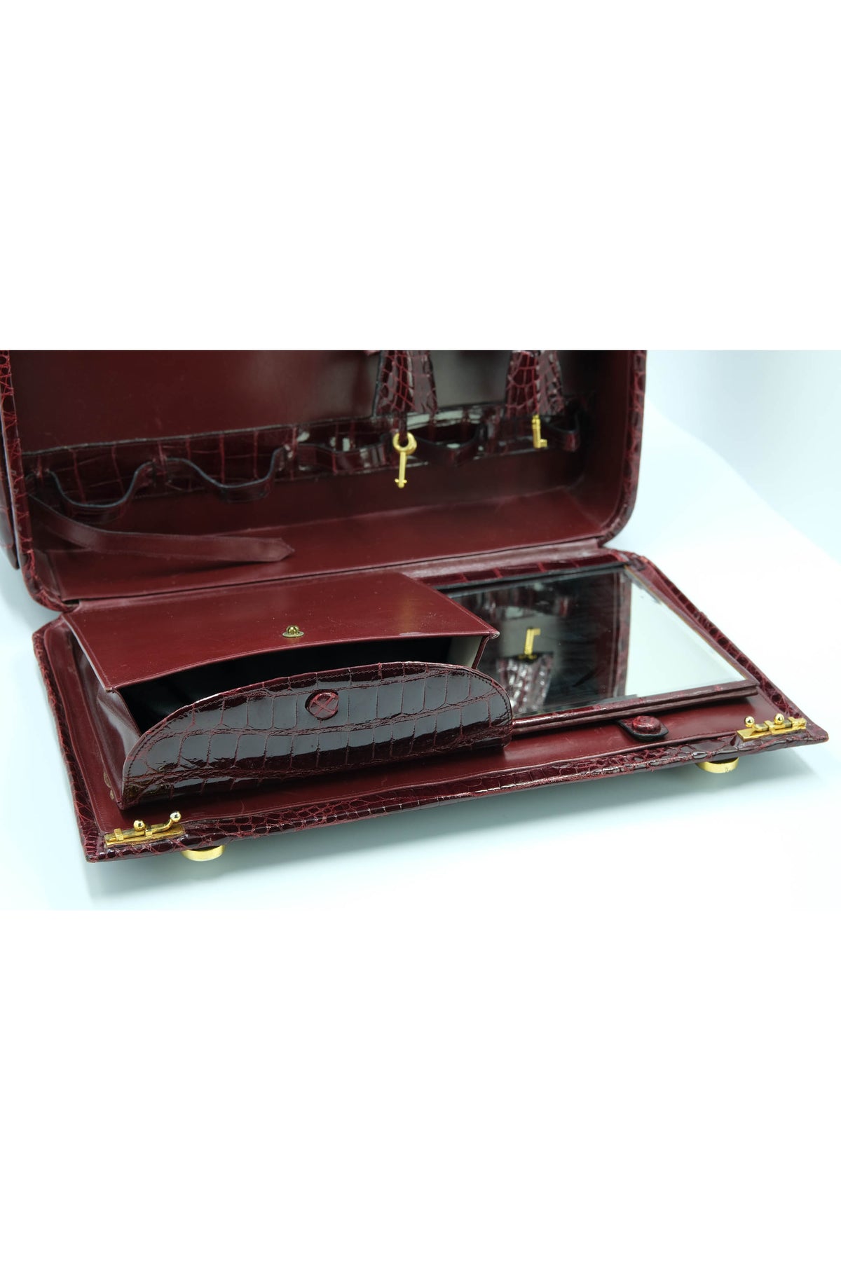 Battaglia Vintage Maroon Crocodile Jewelry Travel Case 1940&#39;s-60&#39;s