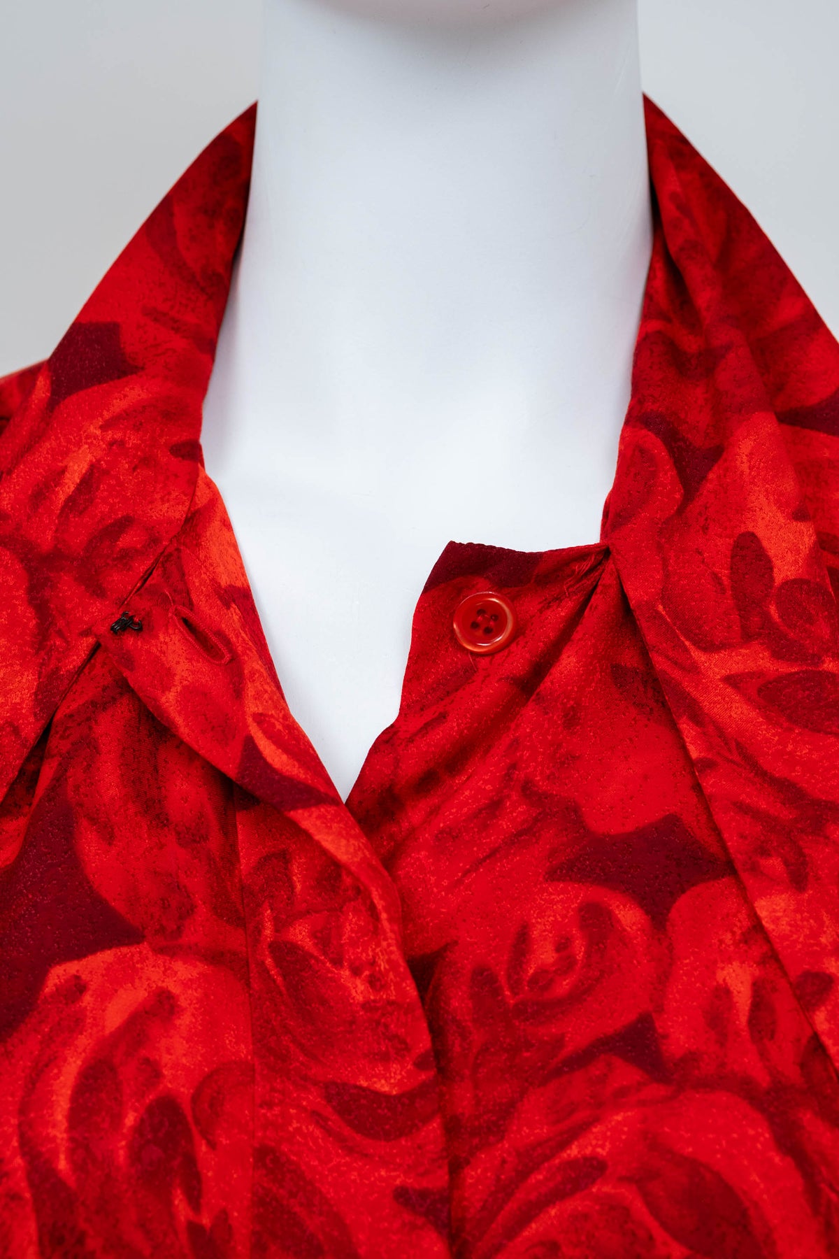 Yves Saint Laurent Rive Gauche Red Rose Print Fringe Neck Tie Blouse 1970's Size 40