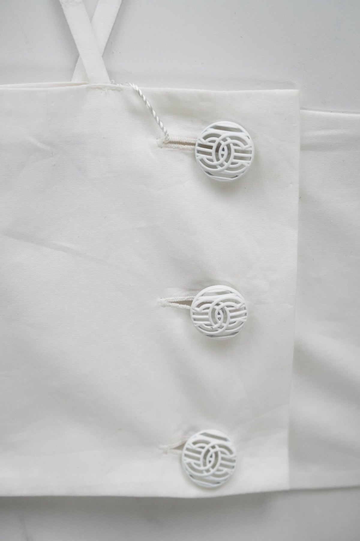 Chanel White Cotton Bow Cropped Top Size 4-6