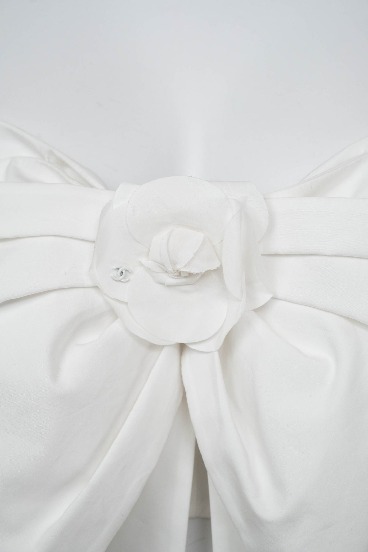 Chanel White Cotton Bow Cropped Top Size 4-6