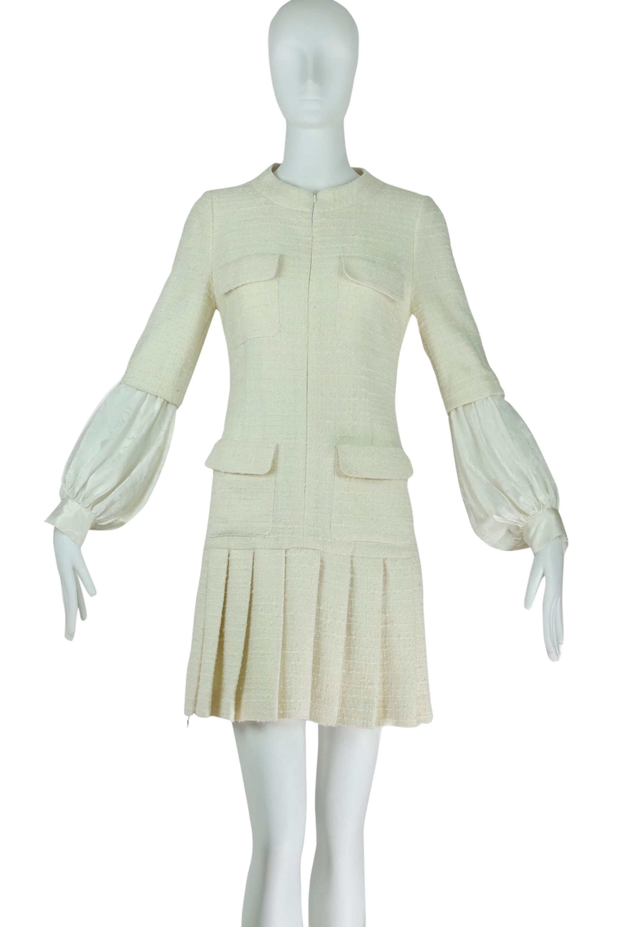 Chanel Vintage White/Cream Tweed Pleated Skirt Dress AW2015 Size 38 Chanel Vintage White/Cream Tweed Pleated Skirt Dress AW2015 Size 38