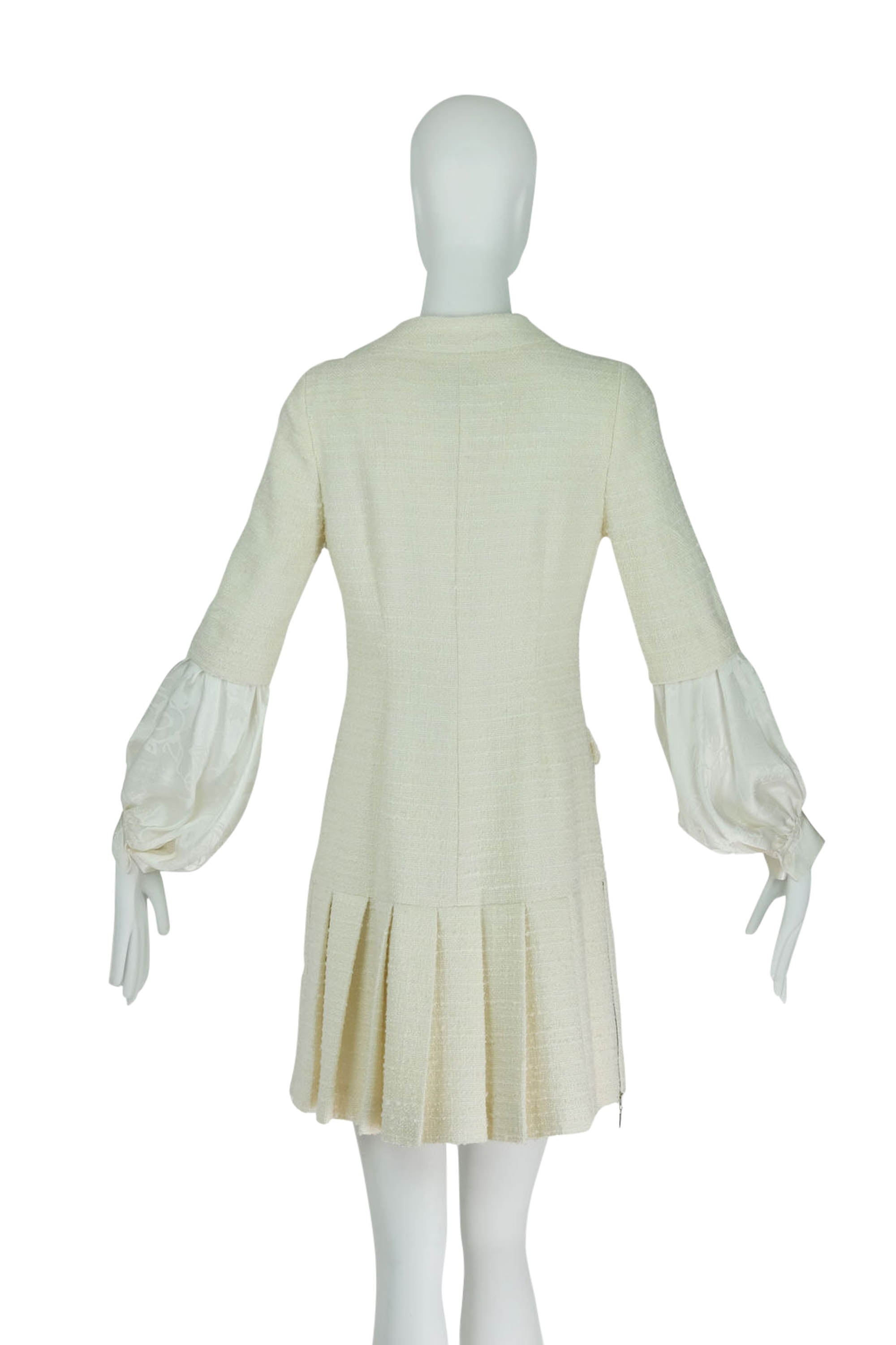 Chanel Vintage White/Cream Tweed Pleated Skirt Dress AW2015 Size 38 Chanel Vintage White/Cream Tweed Pleated Skirt Dress AW2015 Size 38