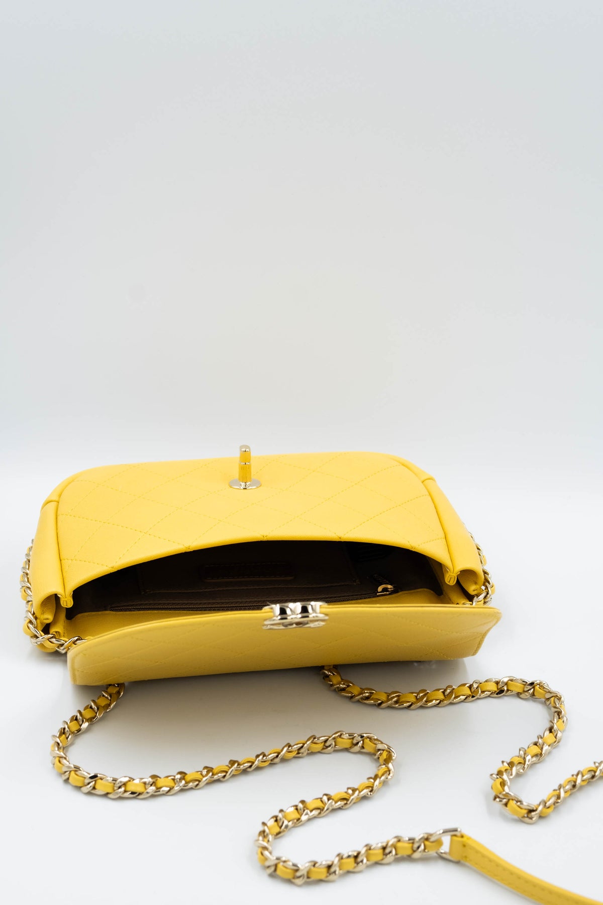 Chanel Margarine Yellow Quilted CC Saddle Casual Crossbody Purse 2019 Size Small