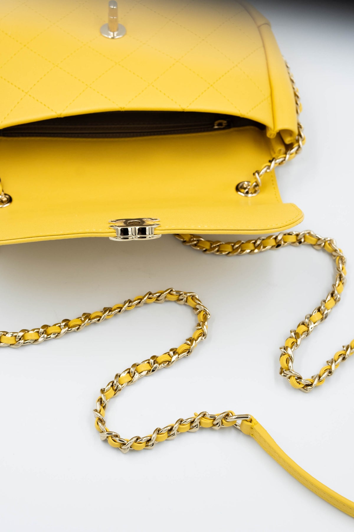 Chanel Margarine Yellow Quilted CC Saddle Casual Crossbody Purse 2019 Size Small