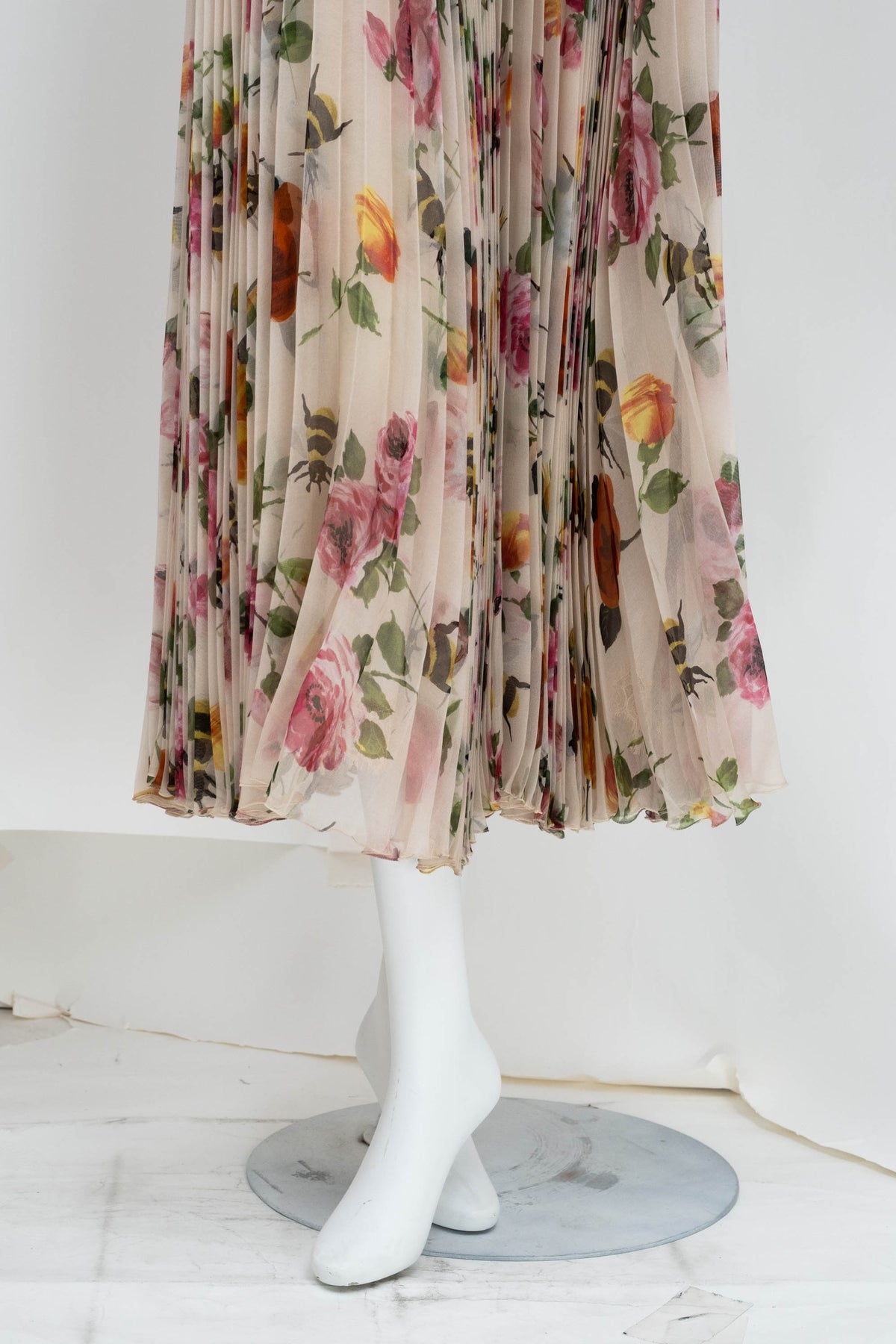 Gucci Cream Chiffon Floral Print Pleated Skirt Maxi Dress 2016 Size 42/6