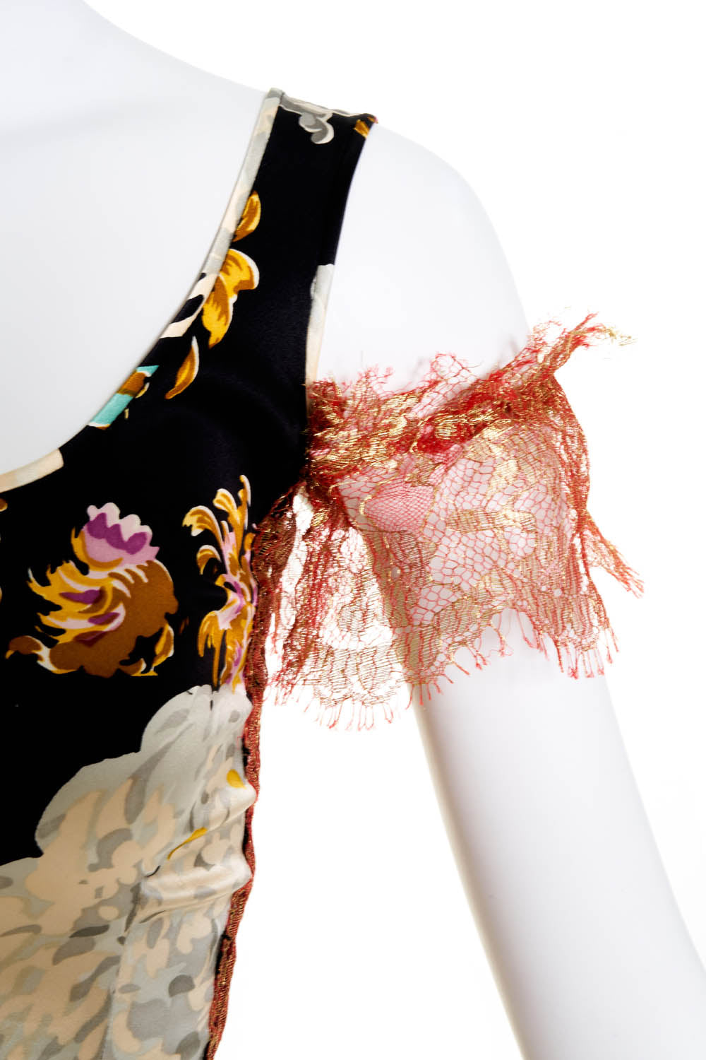 Dolce & Gabbana Floral Print Red and Gold Lace Gown Size 40/4 - Foxy Couture Carmel Dolce & Gabbana Floral Print Red and Gold Lace Gown Size 40/4 - Foxy Couture Carmel