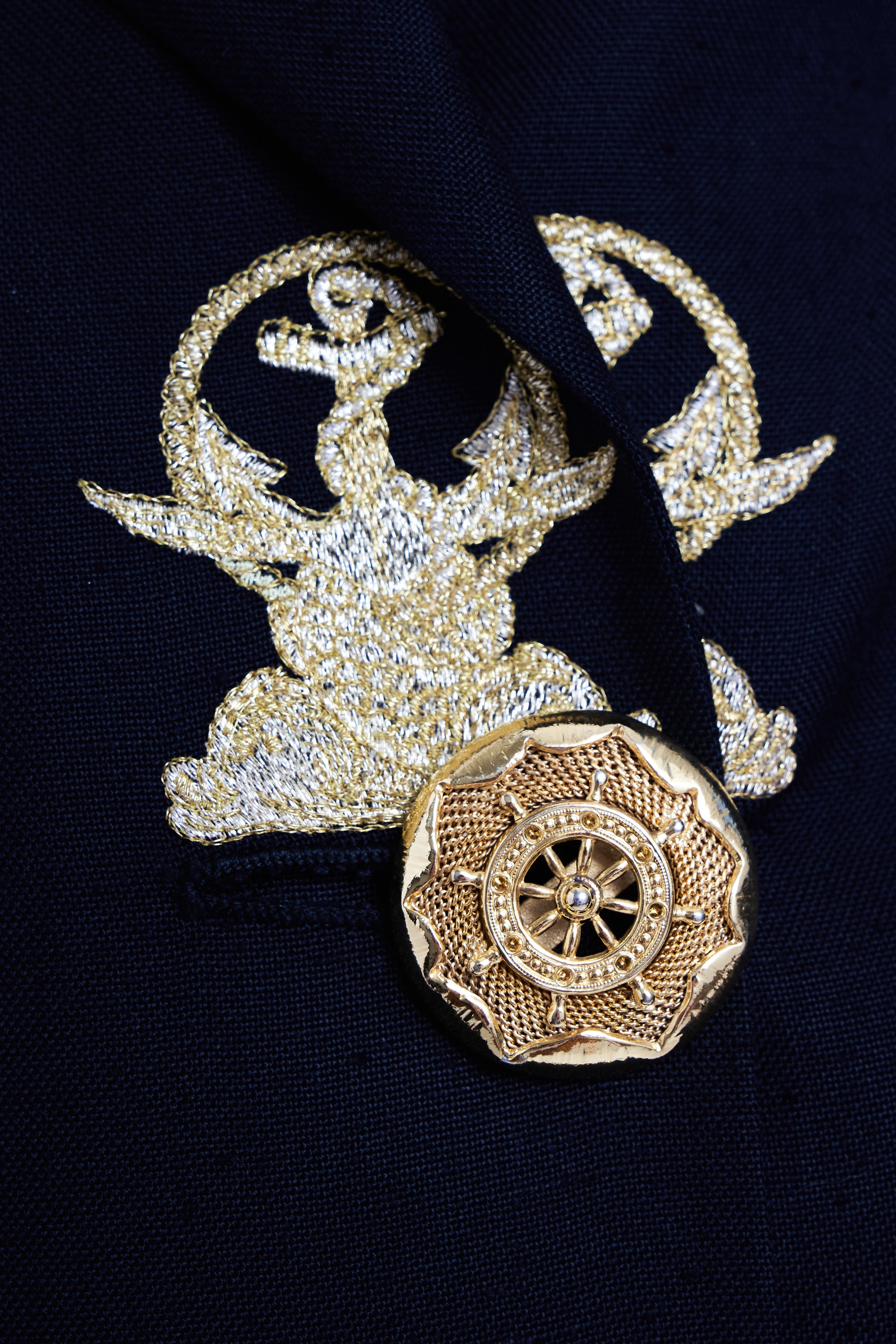 GIANFRANCO FERRE テーラードジャケット 38 Gianfranco Ferre Black Jacket Gold Embroidery and Nautical