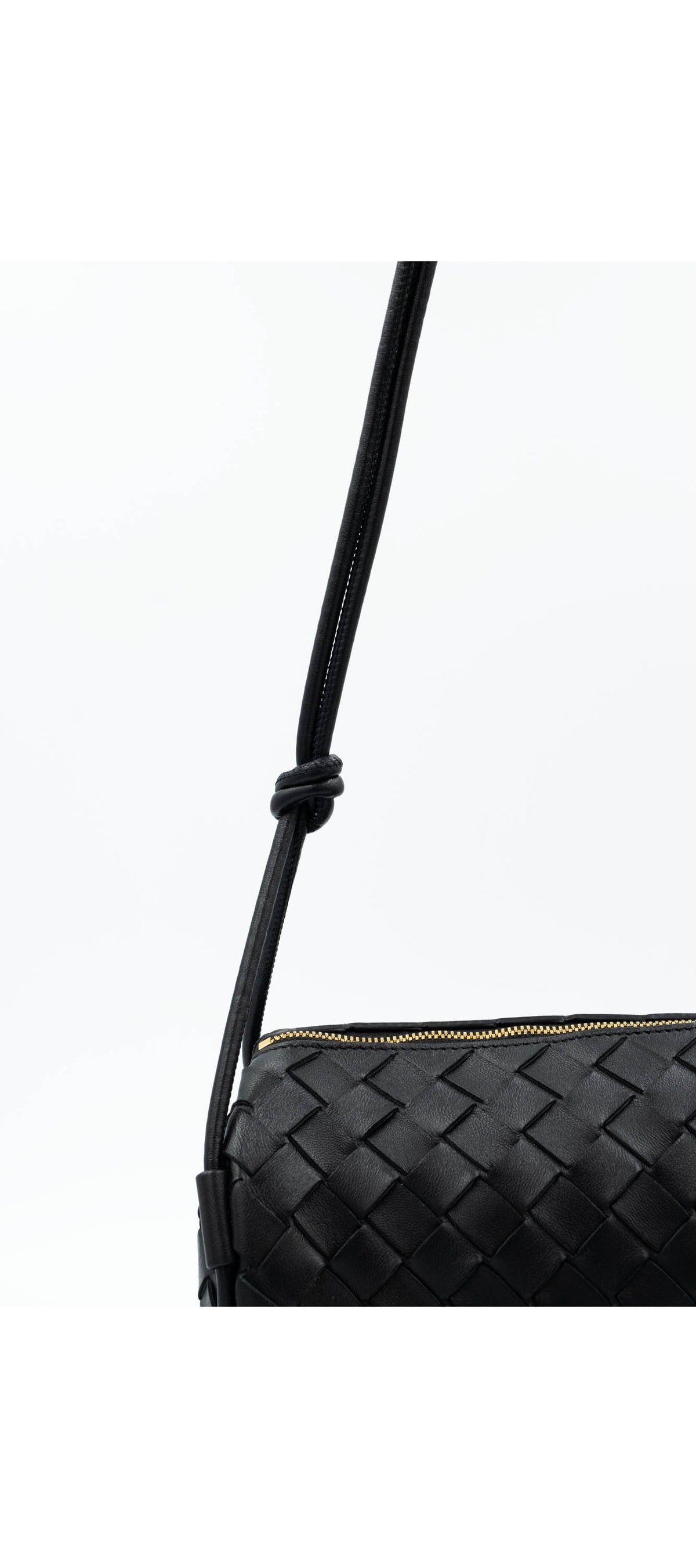 Bottega Veneta Black Medium Intrecciatto Barrel Bag Purse&nbsp;