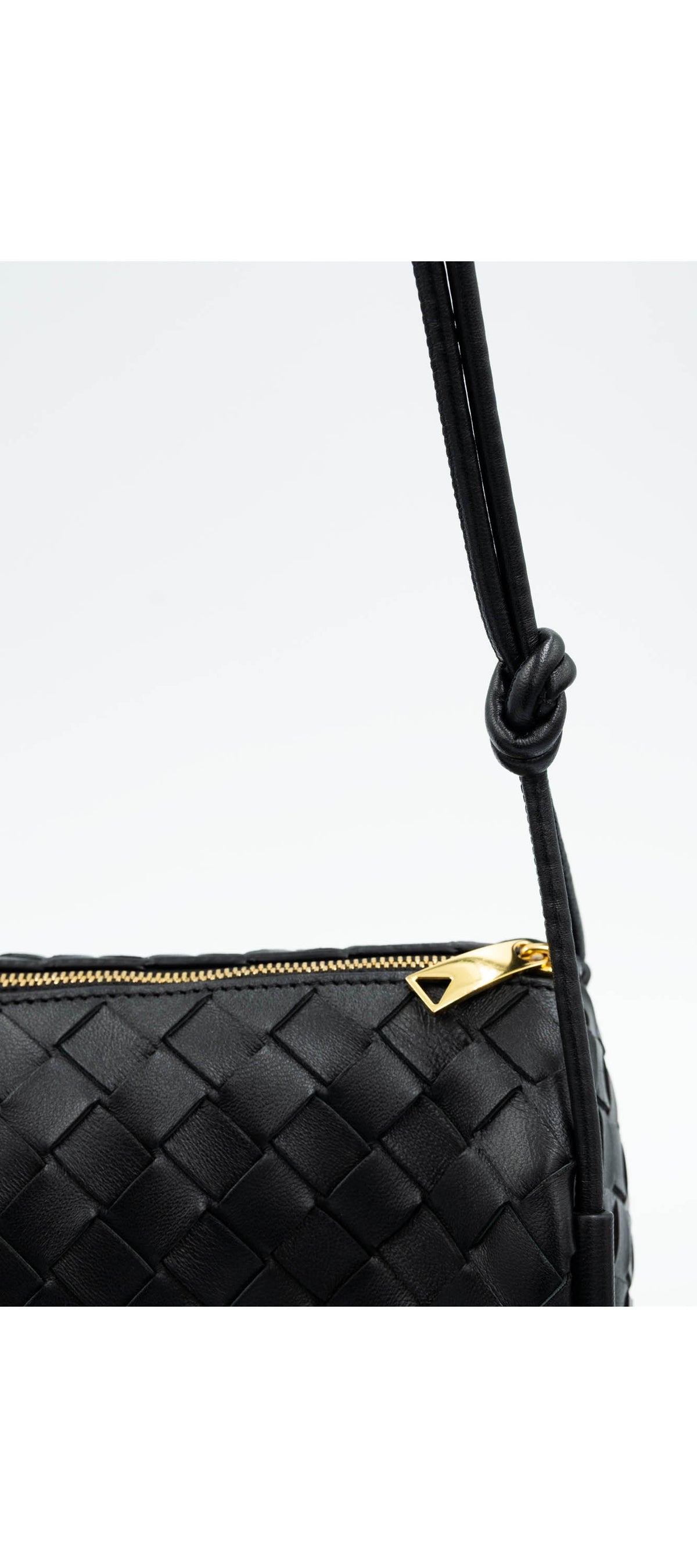 Bottega Veneta Black Medium Intrecciatto Barrel Bag Purse&nbsp;