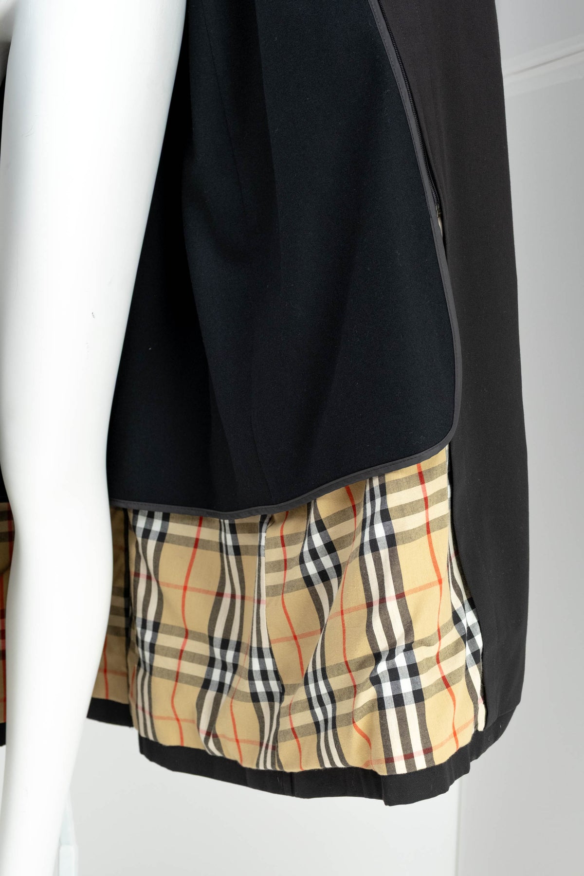 Burberry London Black Alex Trench Coat Wool Lining Size 6 XXLong