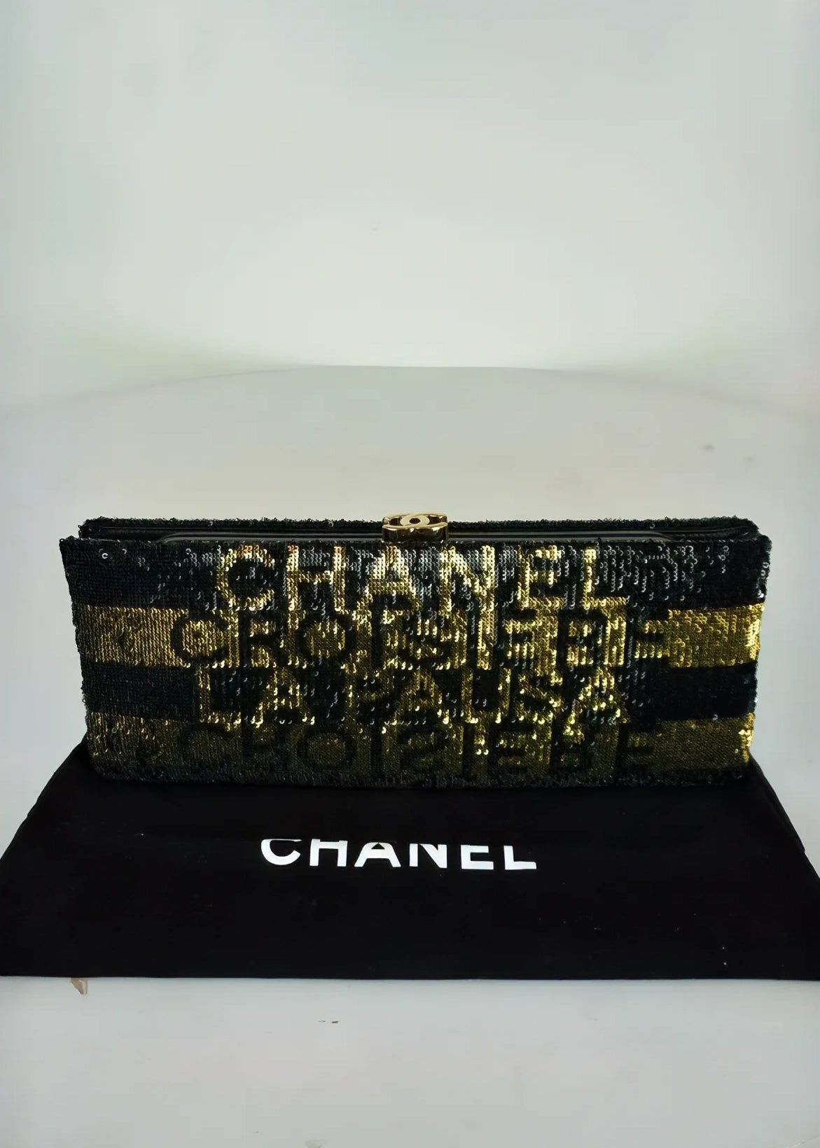 Chanel La Pausa Sequins Clutch Purse