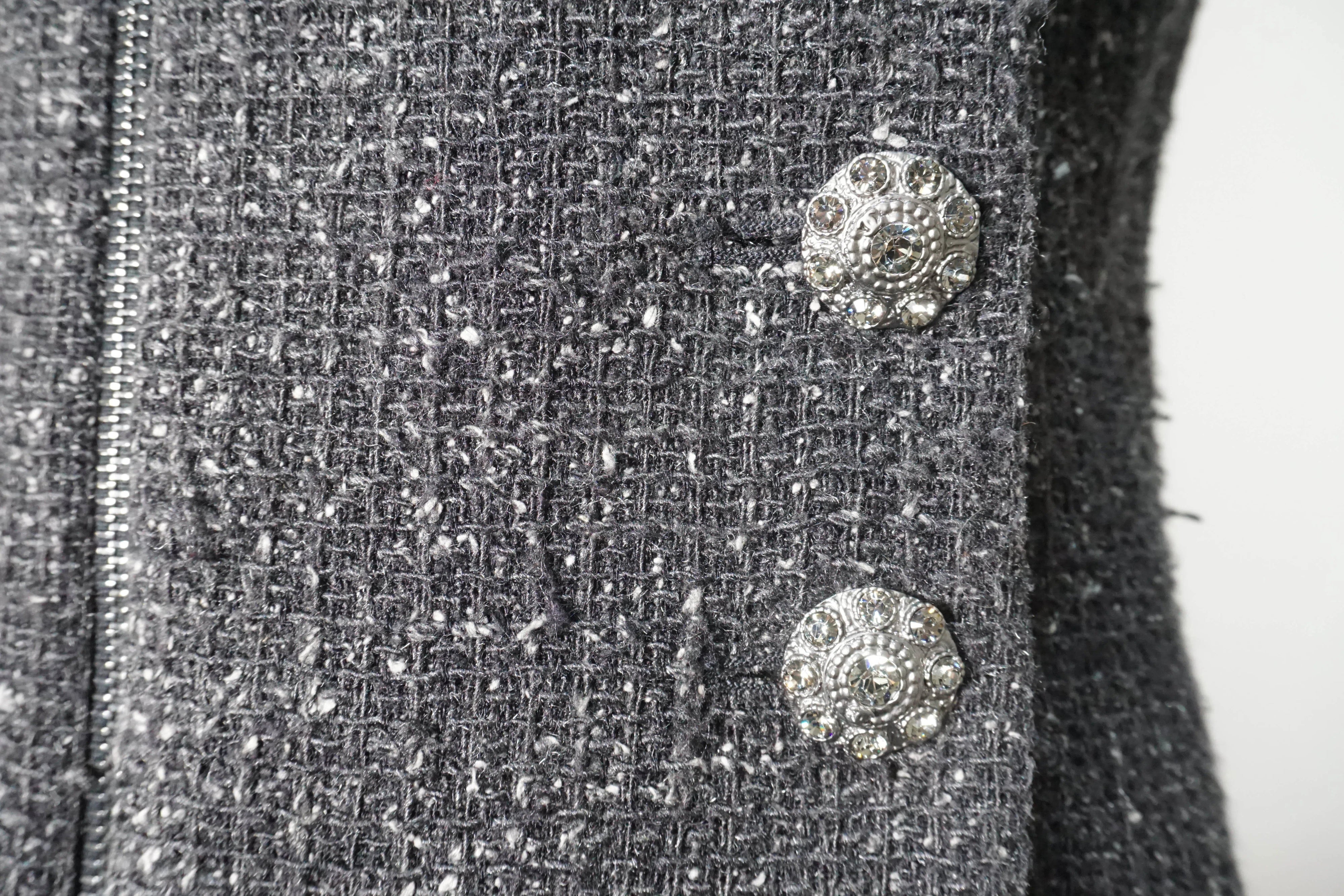 CHANELダークグレージャケット Chanel Tweed Moto Jacket Zipper Trim 2008A - Foxy Couture Carmel