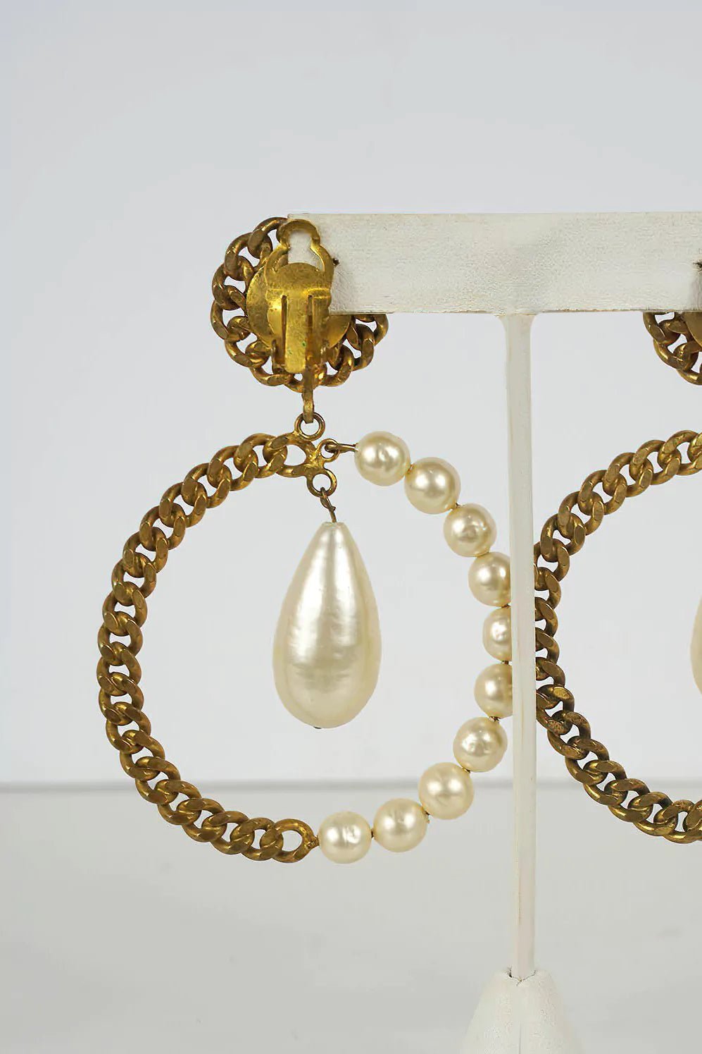 Chanel Vintage 1970's Large Chain and Pearl Drop Earrings - Foxy Couture Carmel