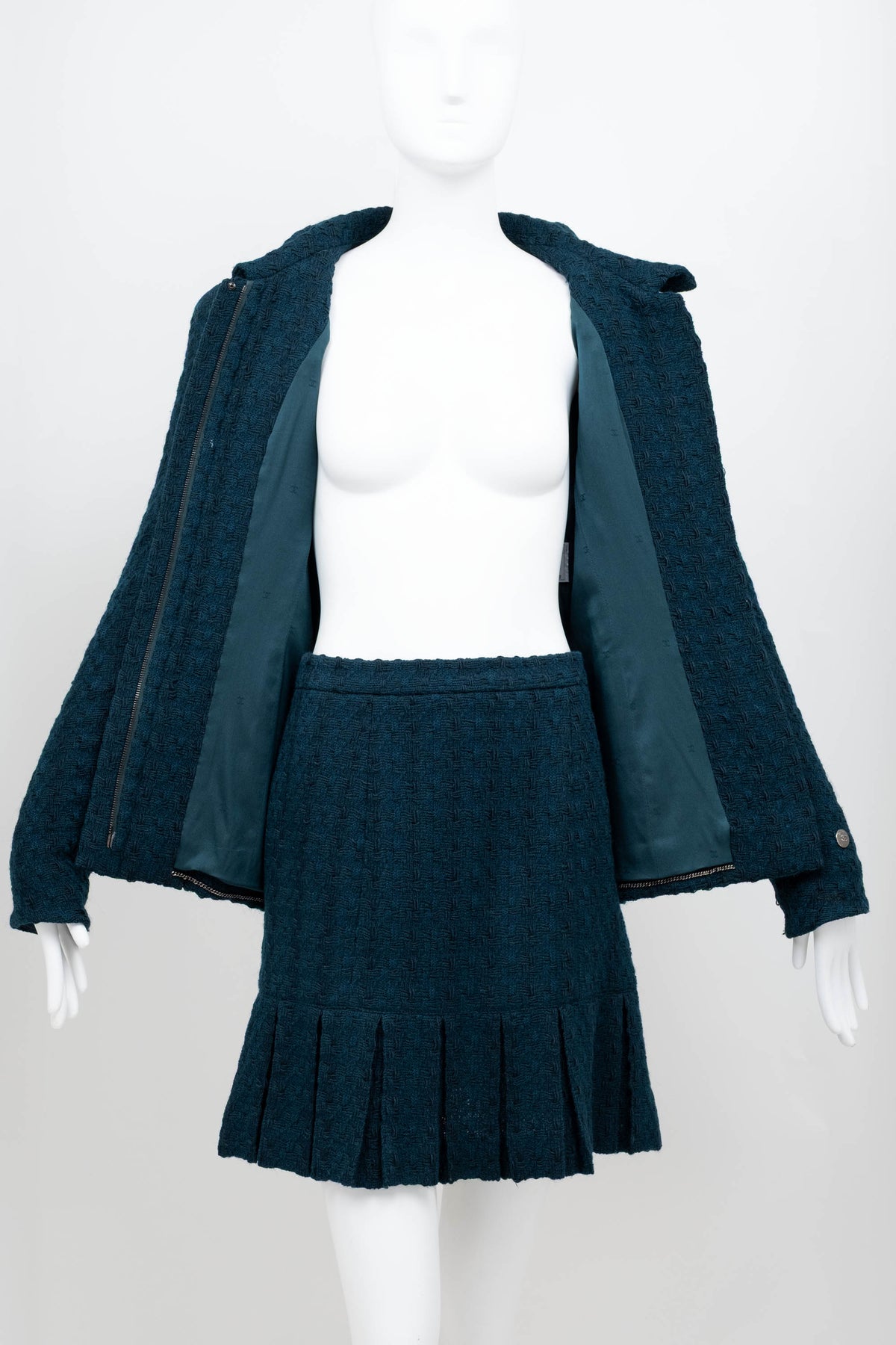 Chanel Teal Green Boucle Zip Jacket Pleated Skirt Suit Size 38