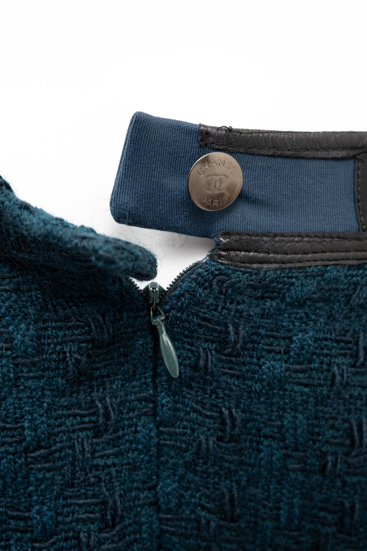 Chanel Teal Green Boucle Zip Jacket Pleated Skirt Suit Size 38