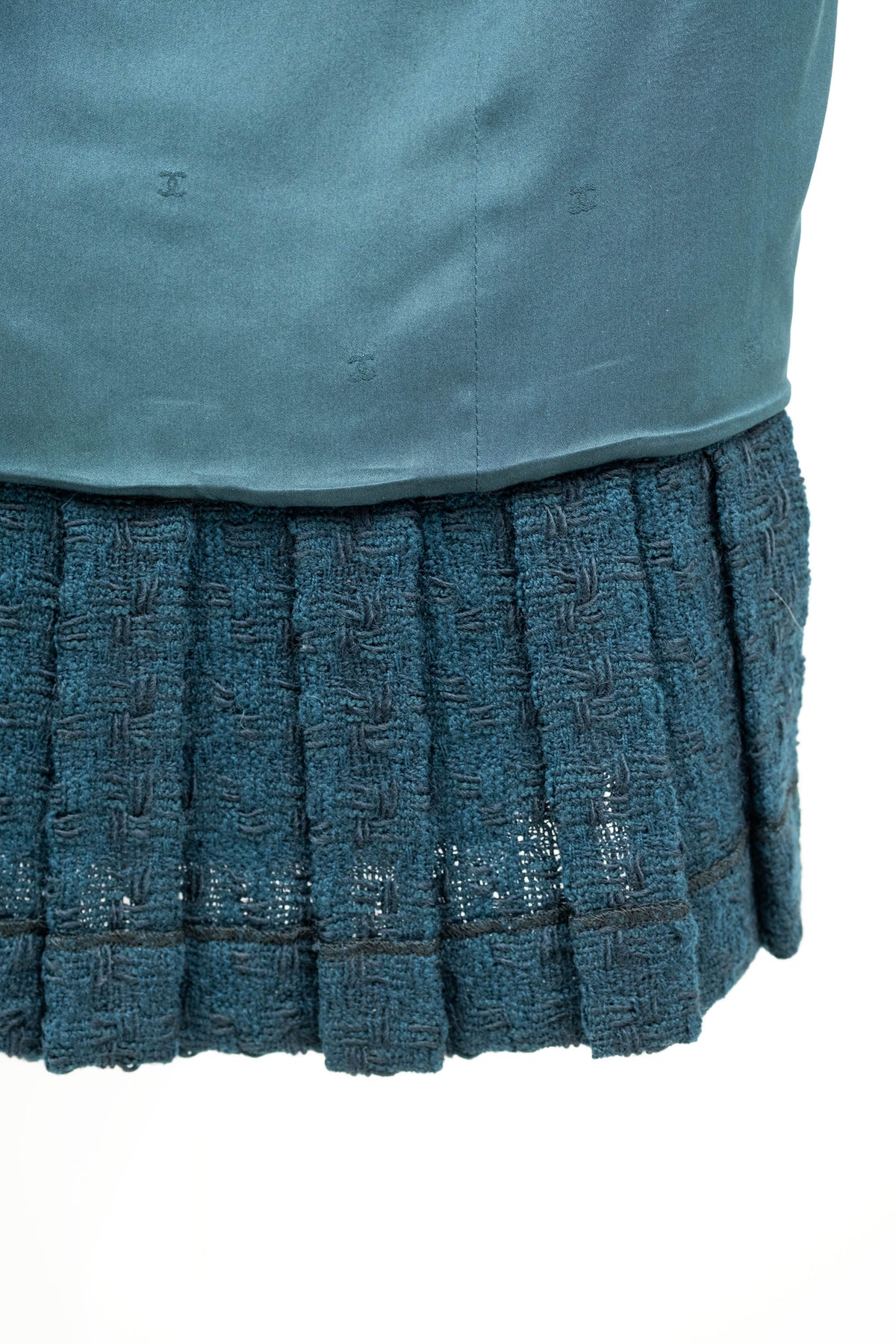 Chanel Teal Green Boucle Zip Jacket Pleated Skirt Suit Size 38