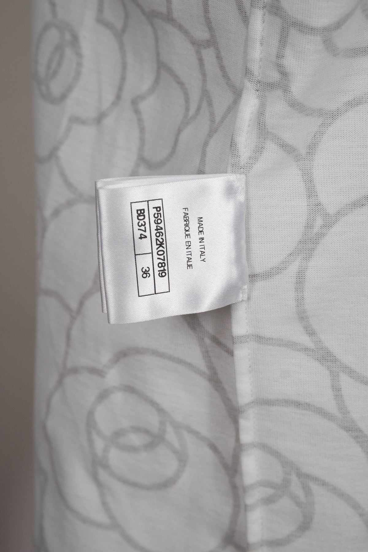 Chanel White Tee Shirt with Silver Glitter Camilla Print 2017 Size 36