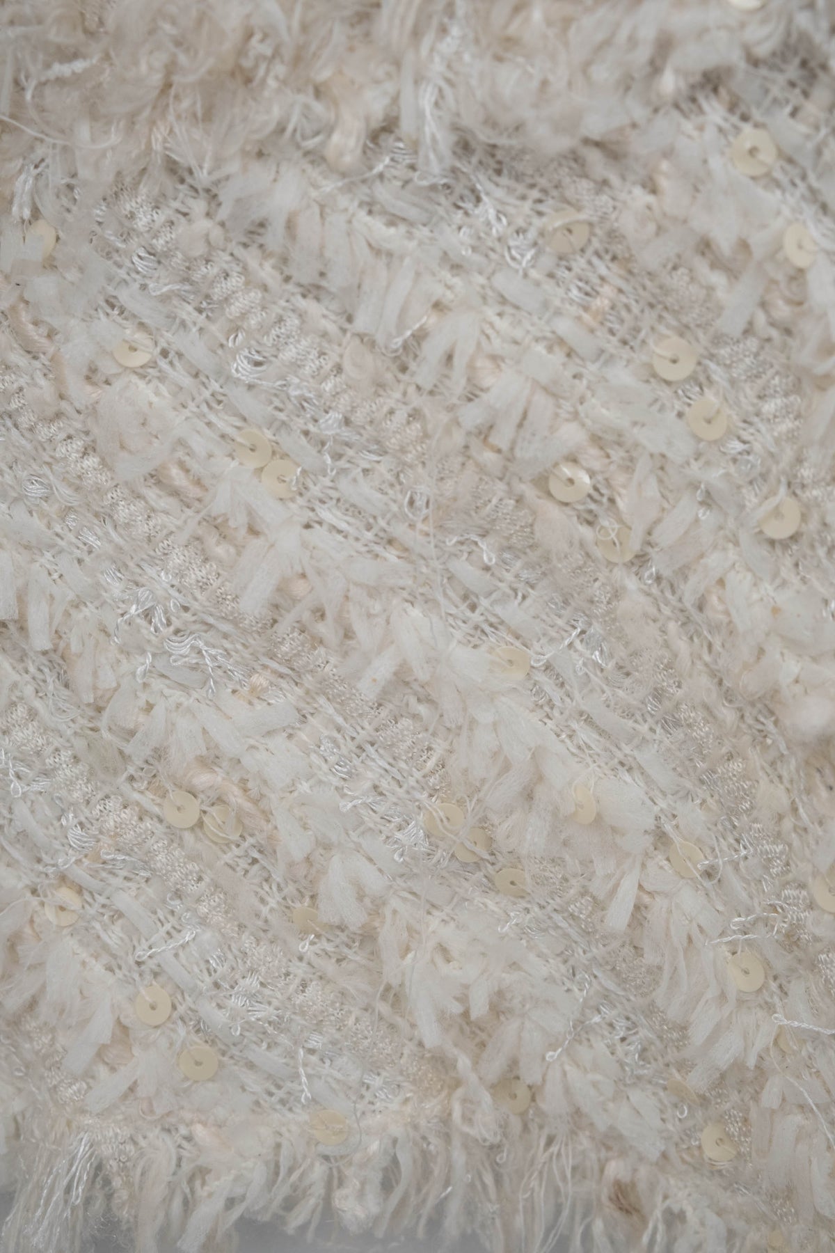 Chanel White Boucle Fantasy Tweed with Pearl Buttons Jacket Size 44/8 2005
