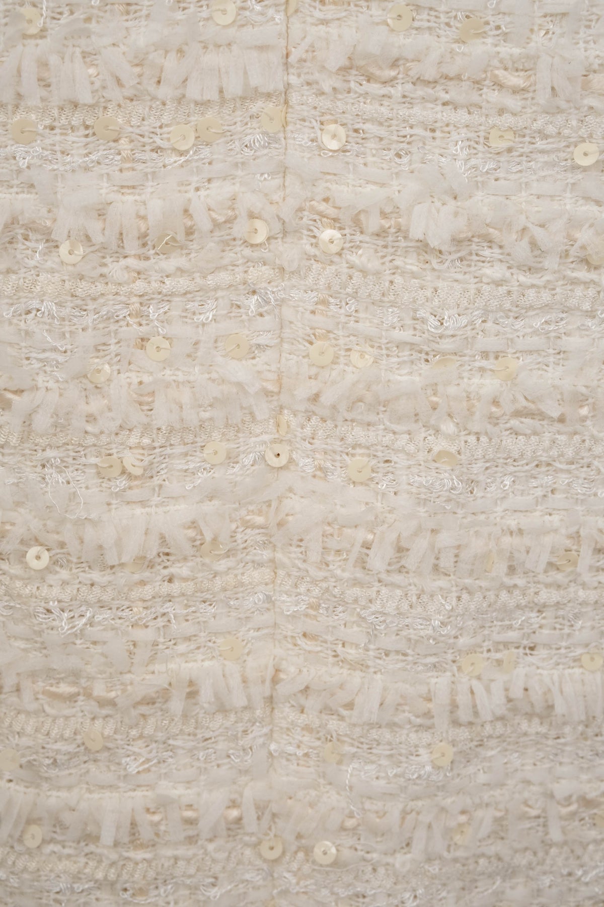 Chanel White Boucle Fantasy Tweed with Pearl Buttons Jacket Size 44/8 2005