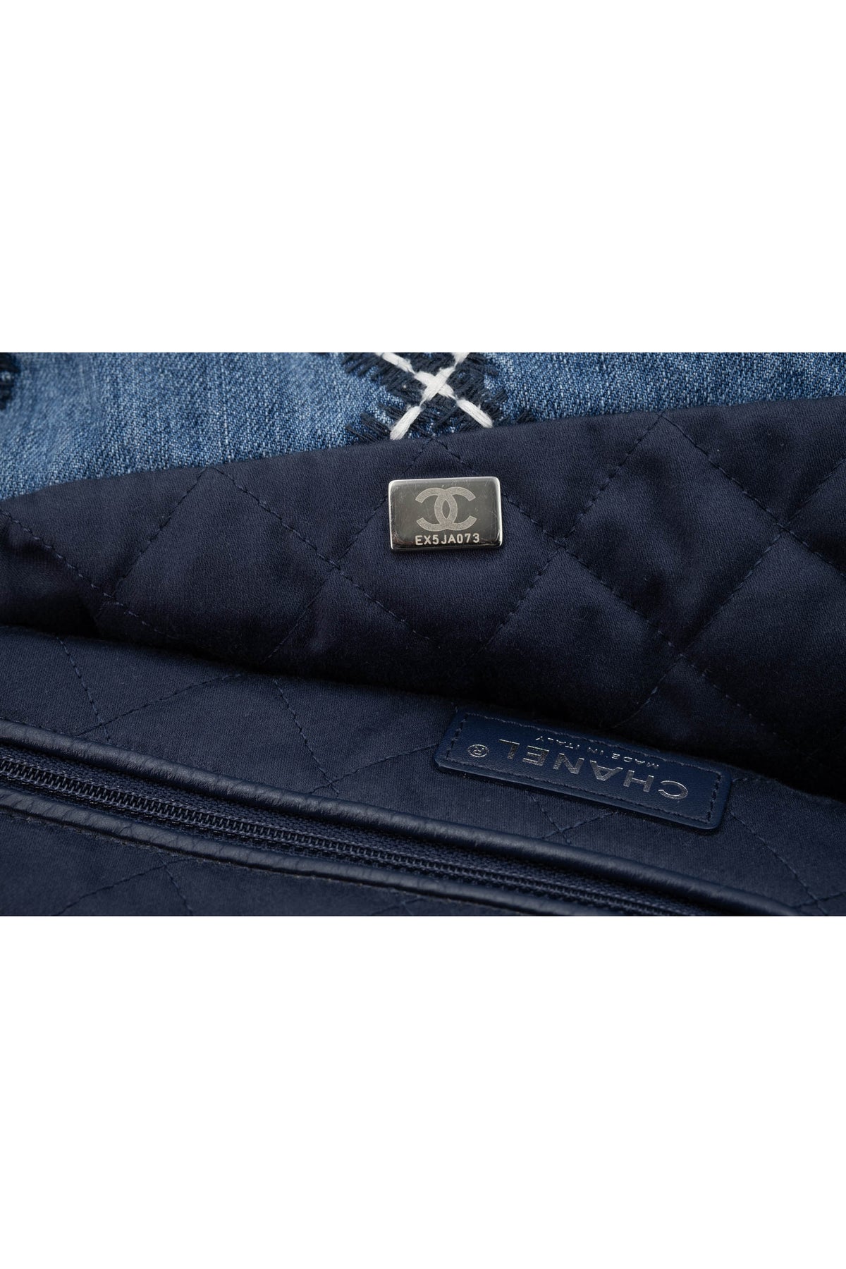 Chanel Denim 22 Hobo Bag With Contrast Stitching 24P