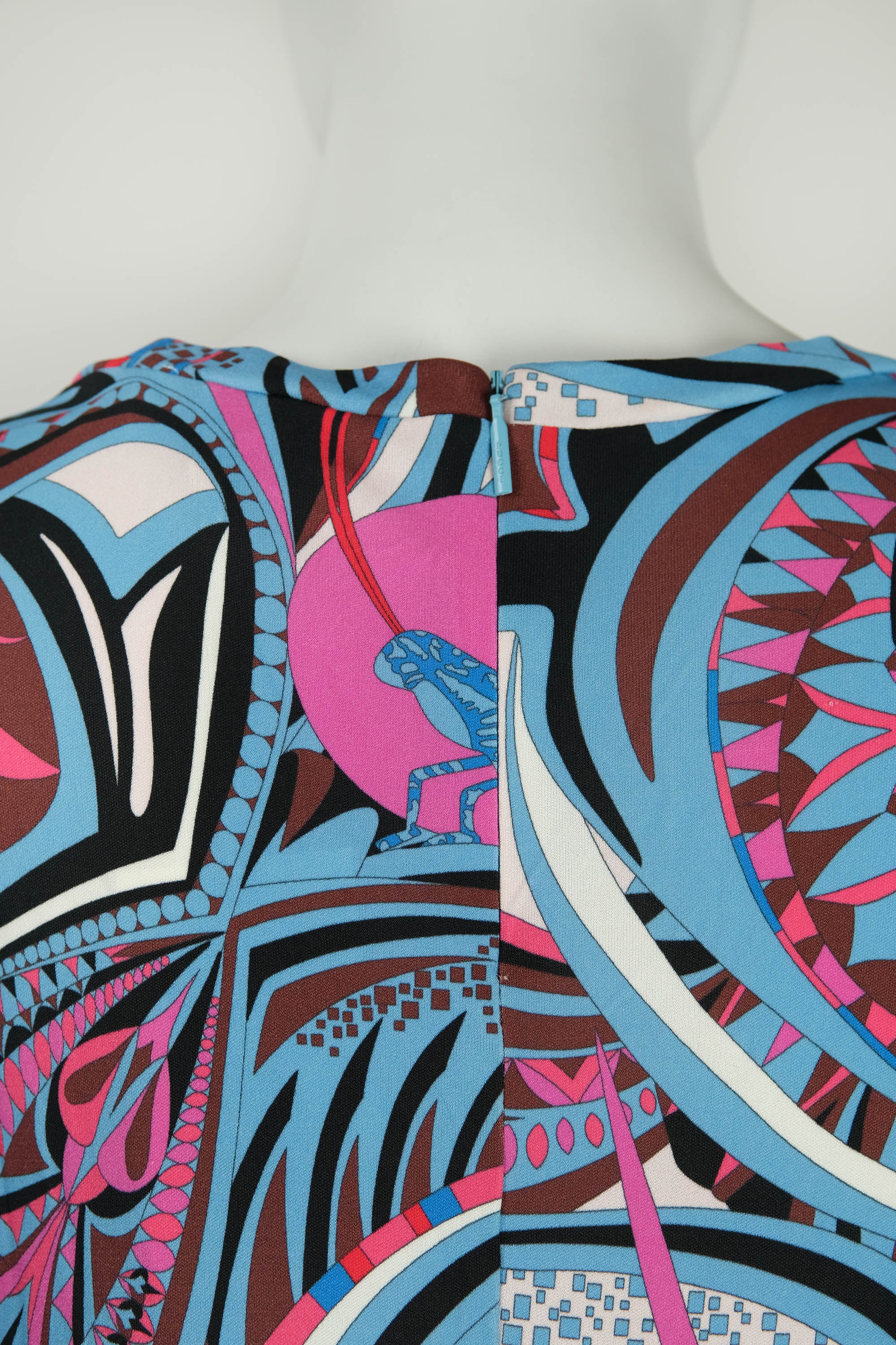 Emilio Pucci Pink Blue Long Sleeve Jersey Butterfly Grasshopper Print - Foxy Couture Carmel Emilio Pucci Pink Blue Long Sleeve Jersey Butterfly Grasshopper Print - Foxy Couture Carmel