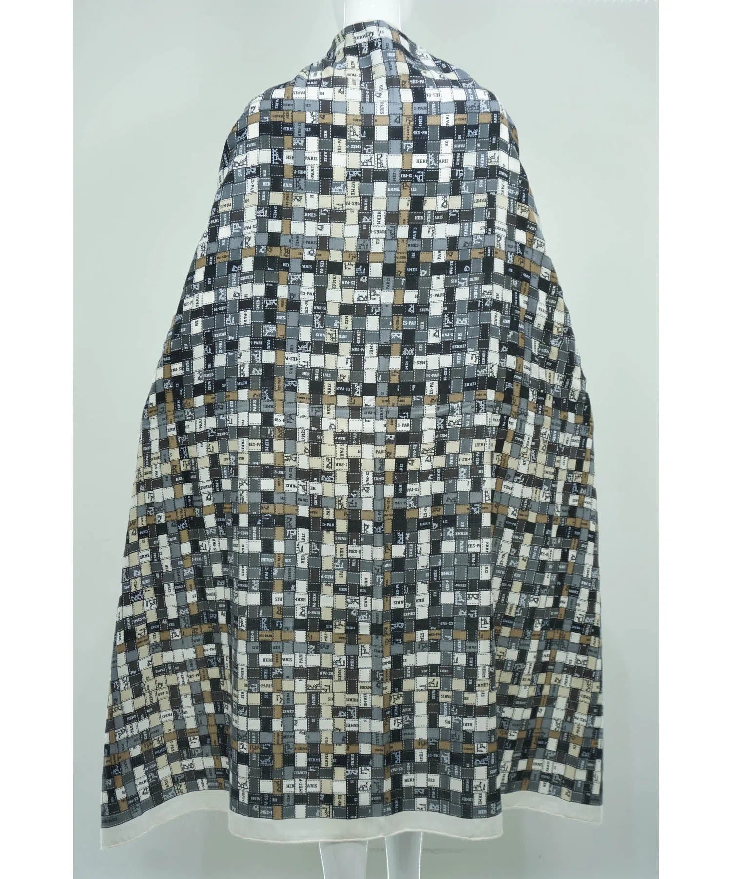 Hermès Silk Cashmere "Bolduc au Carre" Shawl Size 140 cm
