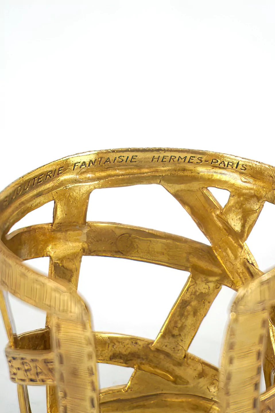 Hermès Vintage Gold Tone Ribbon Bijouterie Fantasie Wide Cuff