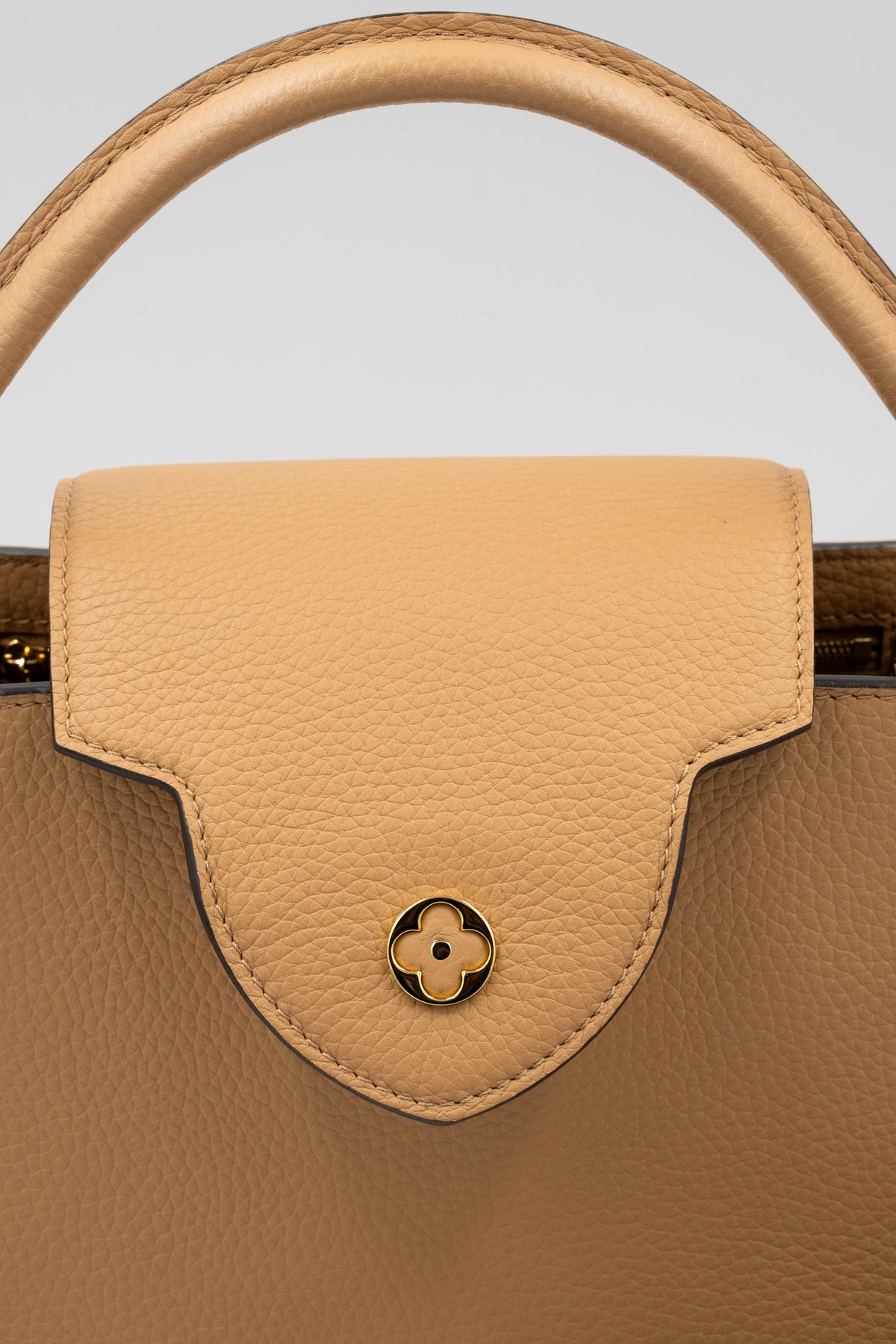 Louis Vuitton Beige Leather Capucines Top Handle Purse Size MM