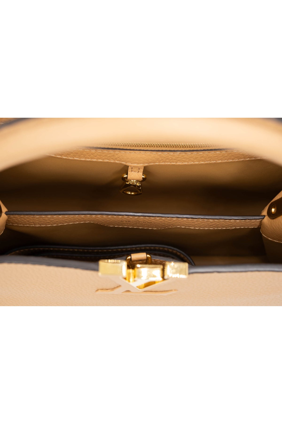 Louis Vuitton Beige Leather Capucines Top Handle Purse Size MM
