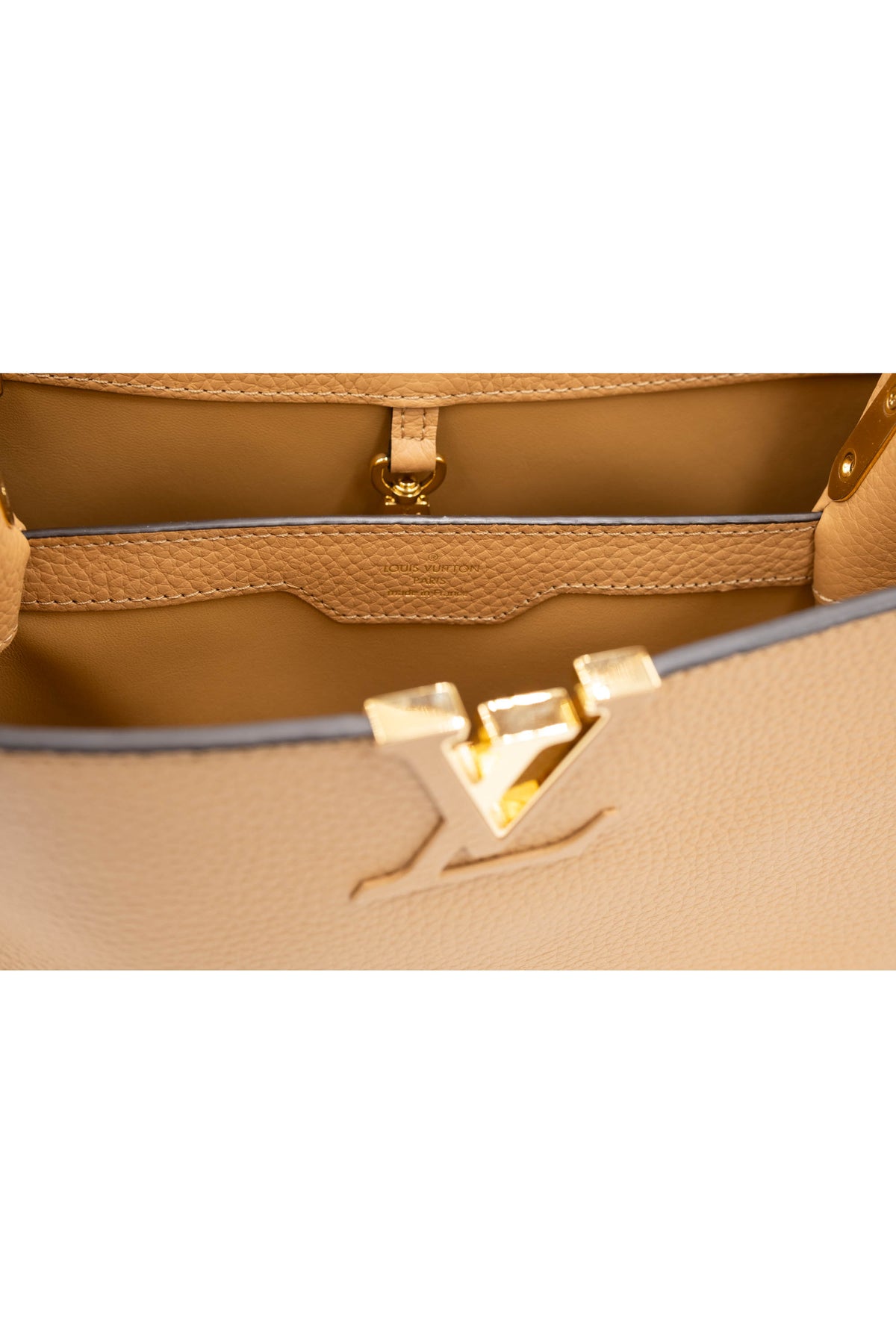 Louis Vuitton Beige Leather Capucines Top Handle Purse Size MM