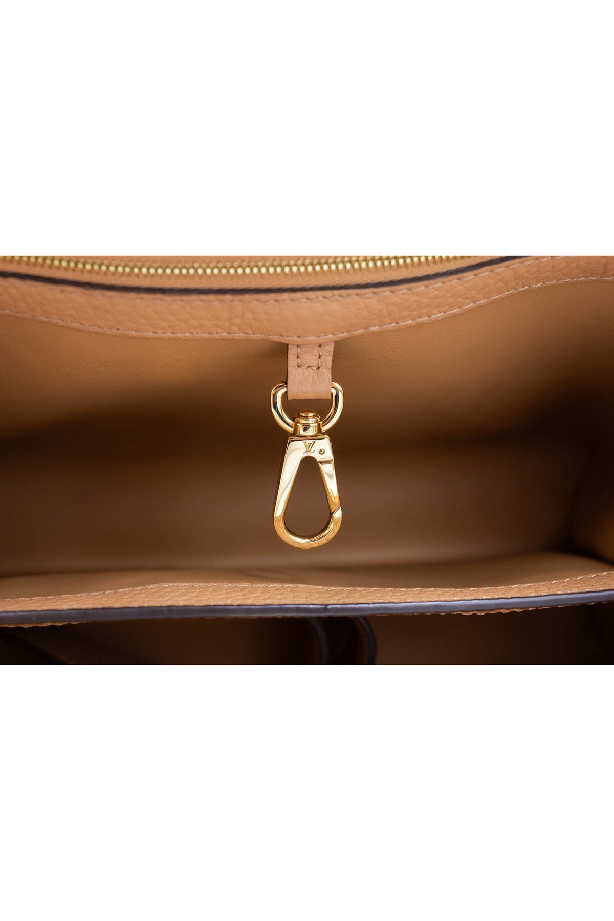 Louis Vuitton Beige Leather Capucines Top Handle Purse Size MM